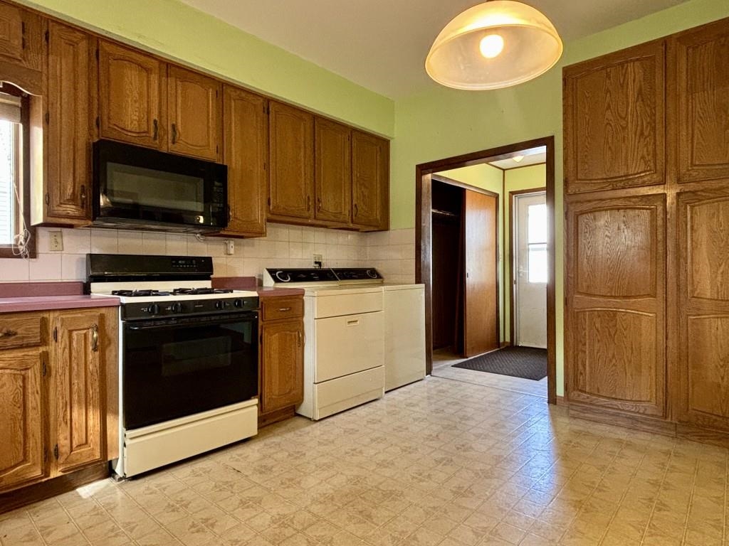 714 HUMBOLDT AVENUE, Wausau, Wisconsin 54403, 2 Bedrooms Bedrooms, ,1 BathroomBathrooms,Residential,For Sale,714 HUMBOLDT AVENUE,22604981