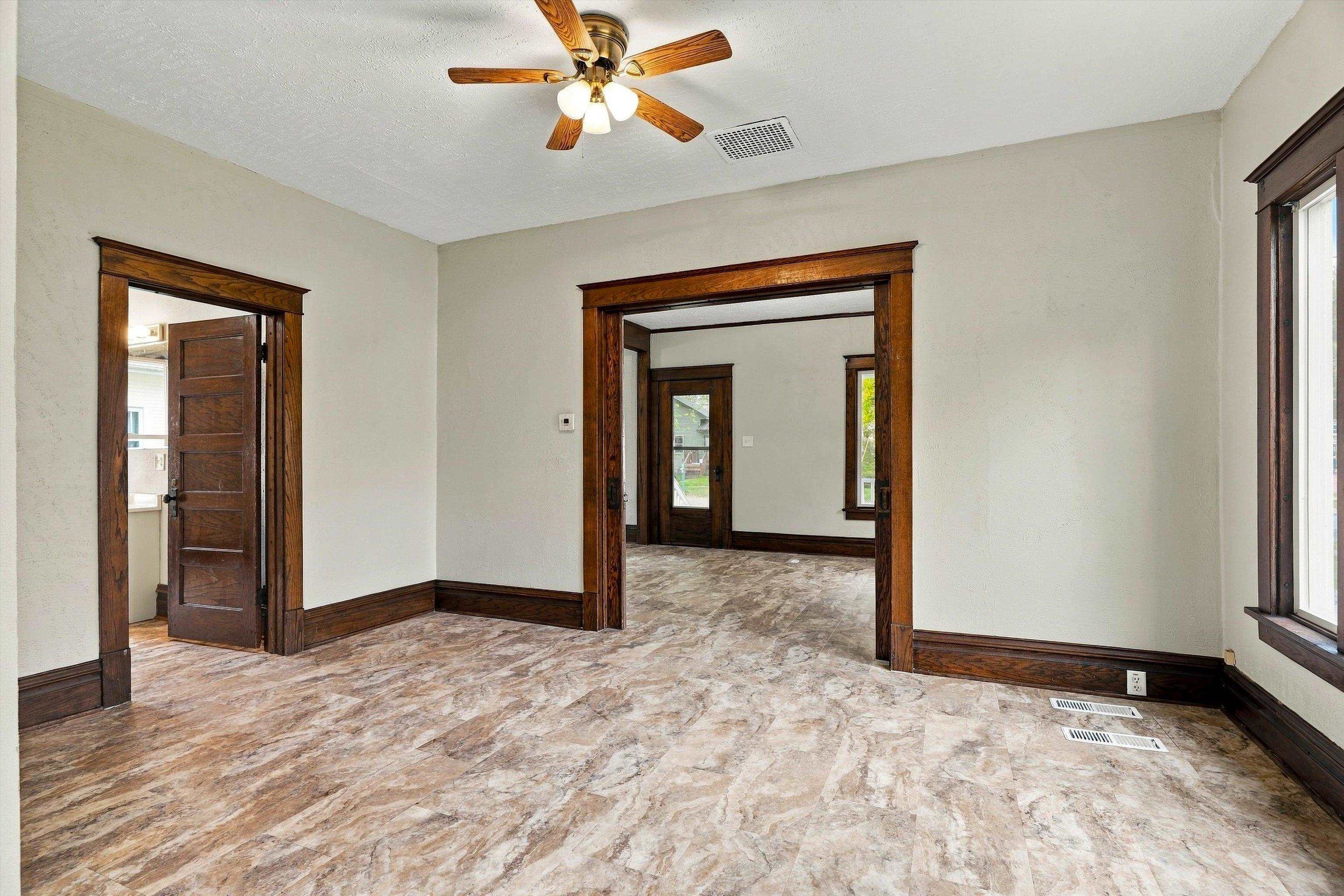 510 W BLODGETT STREET, Marshfield, Wisconsin 54449, 3 Bedrooms Bedrooms, ,2 BathroomsBathrooms,Residential,For Sale,510 W BLODGETT STREET,22604998