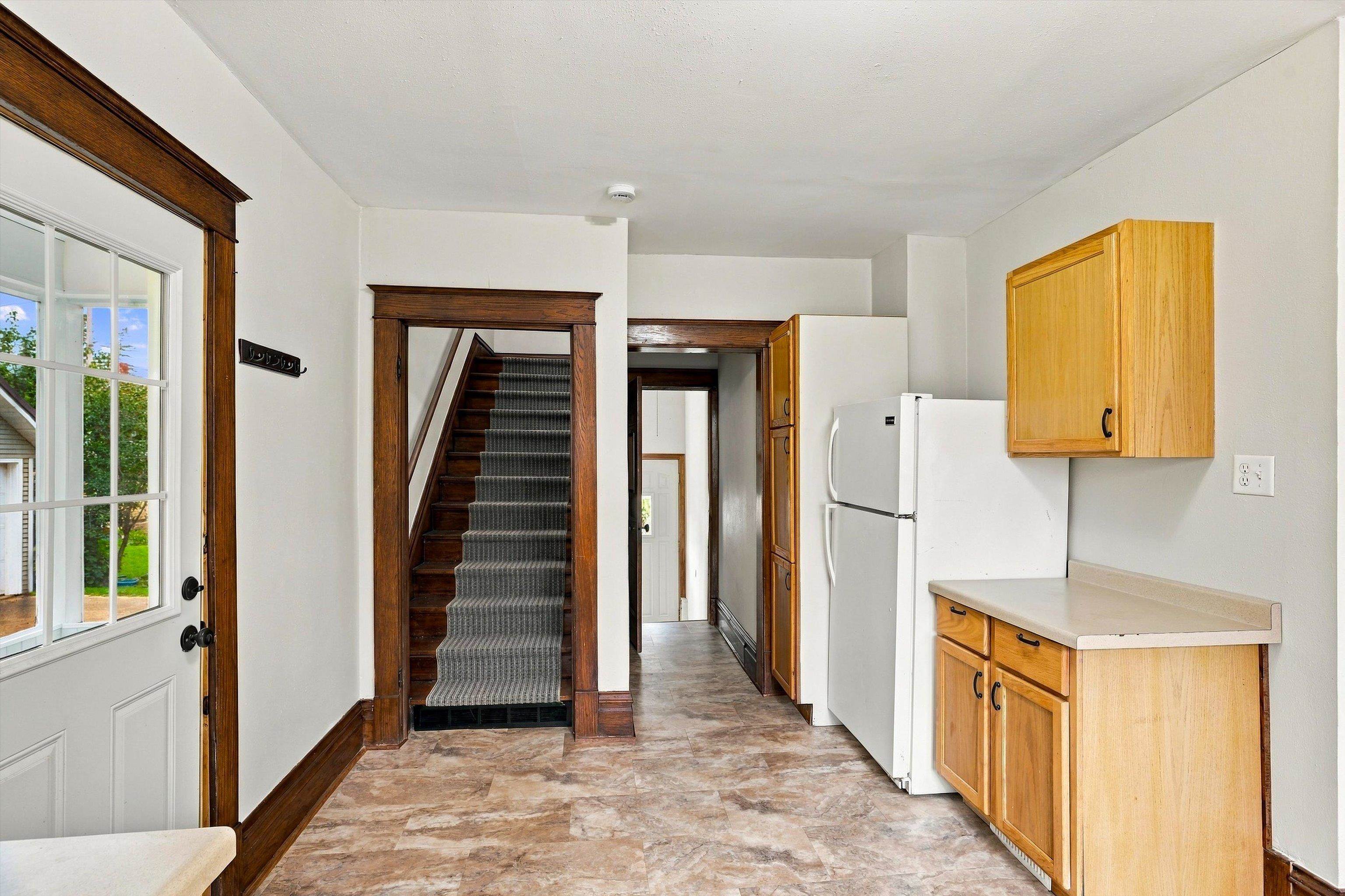 510 W BLODGETT STREET, Marshfield, Wisconsin 54449, 3 Bedrooms Bedrooms, ,2 BathroomsBathrooms,Residential,For Sale,510 W BLODGETT STREET,22604998