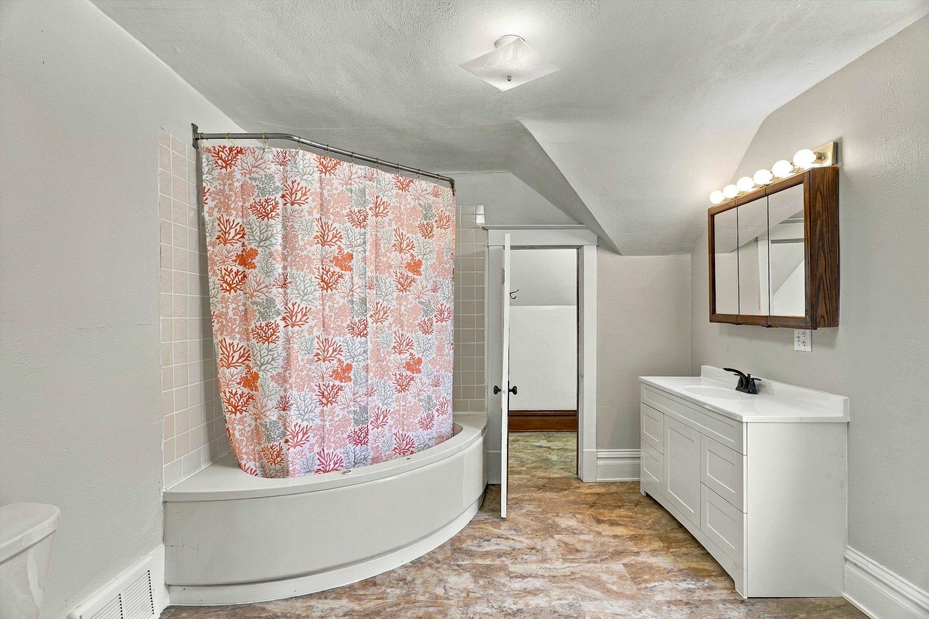510 W BLODGETT STREET, Marshfield, Wisconsin 54449, 3 Bedrooms Bedrooms, ,2 BathroomsBathrooms,Residential,For Sale,510 W BLODGETT STREET,22604998