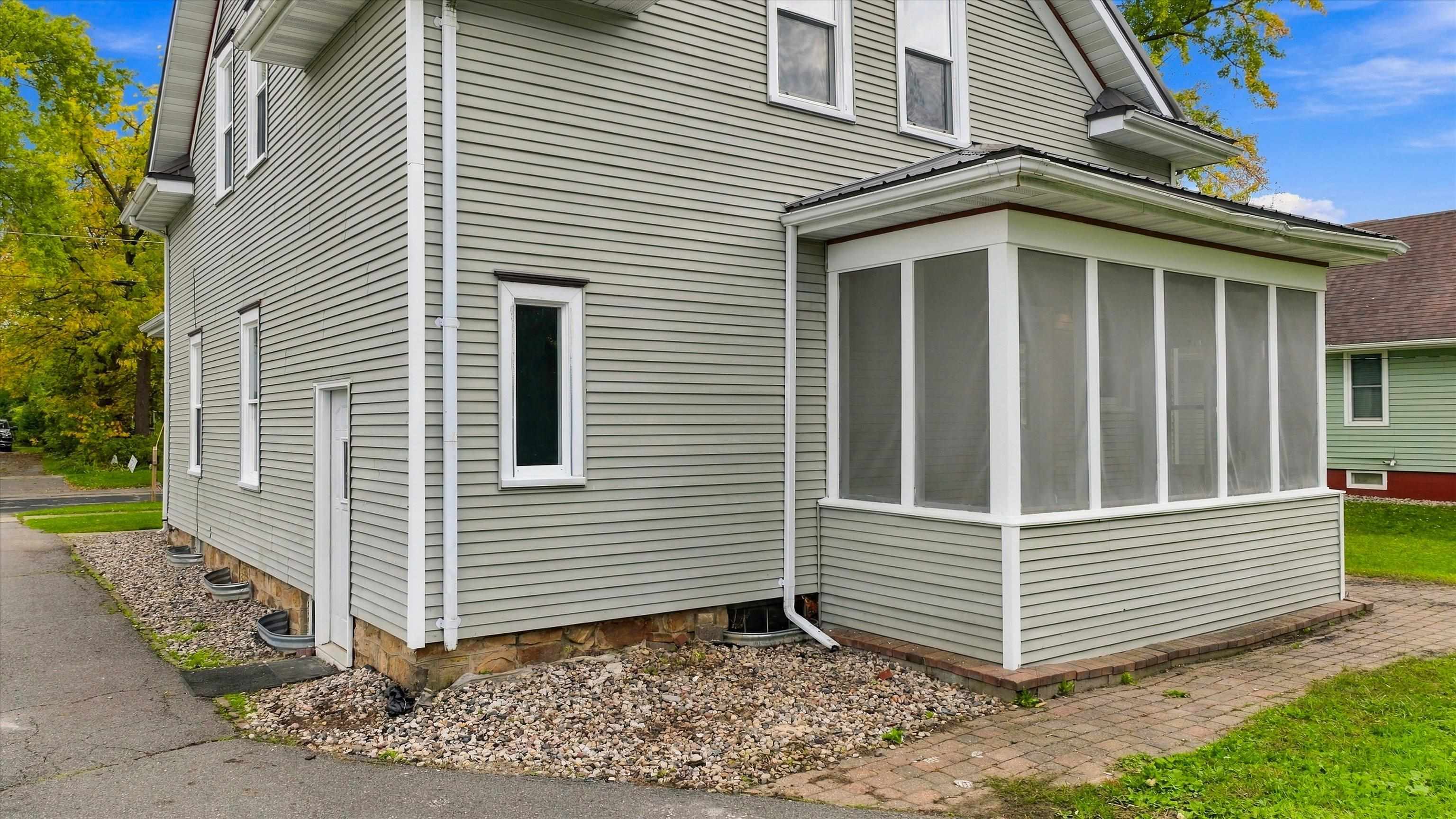 510 W BLODGETT STREET, Marshfield, Wisconsin 54449, 3 Bedrooms Bedrooms, ,2 BathroomsBathrooms,Residential,For Sale,510 W BLODGETT STREET,22604998