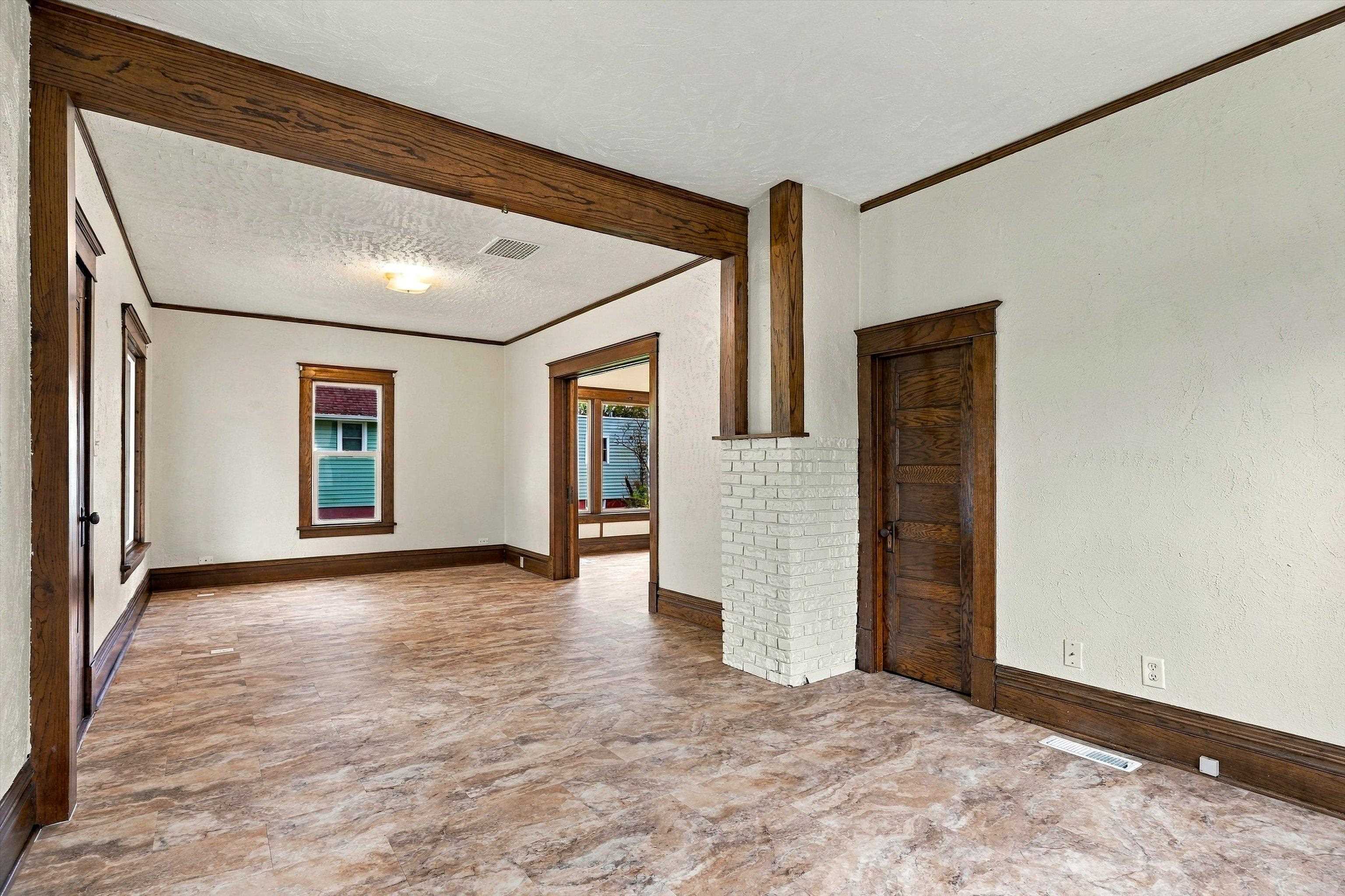 510 W BLODGETT STREET, Marshfield, Wisconsin 54449, 3 Bedrooms Bedrooms, ,2 BathroomsBathrooms,Residential,For Sale,510 W BLODGETT STREET,22604998