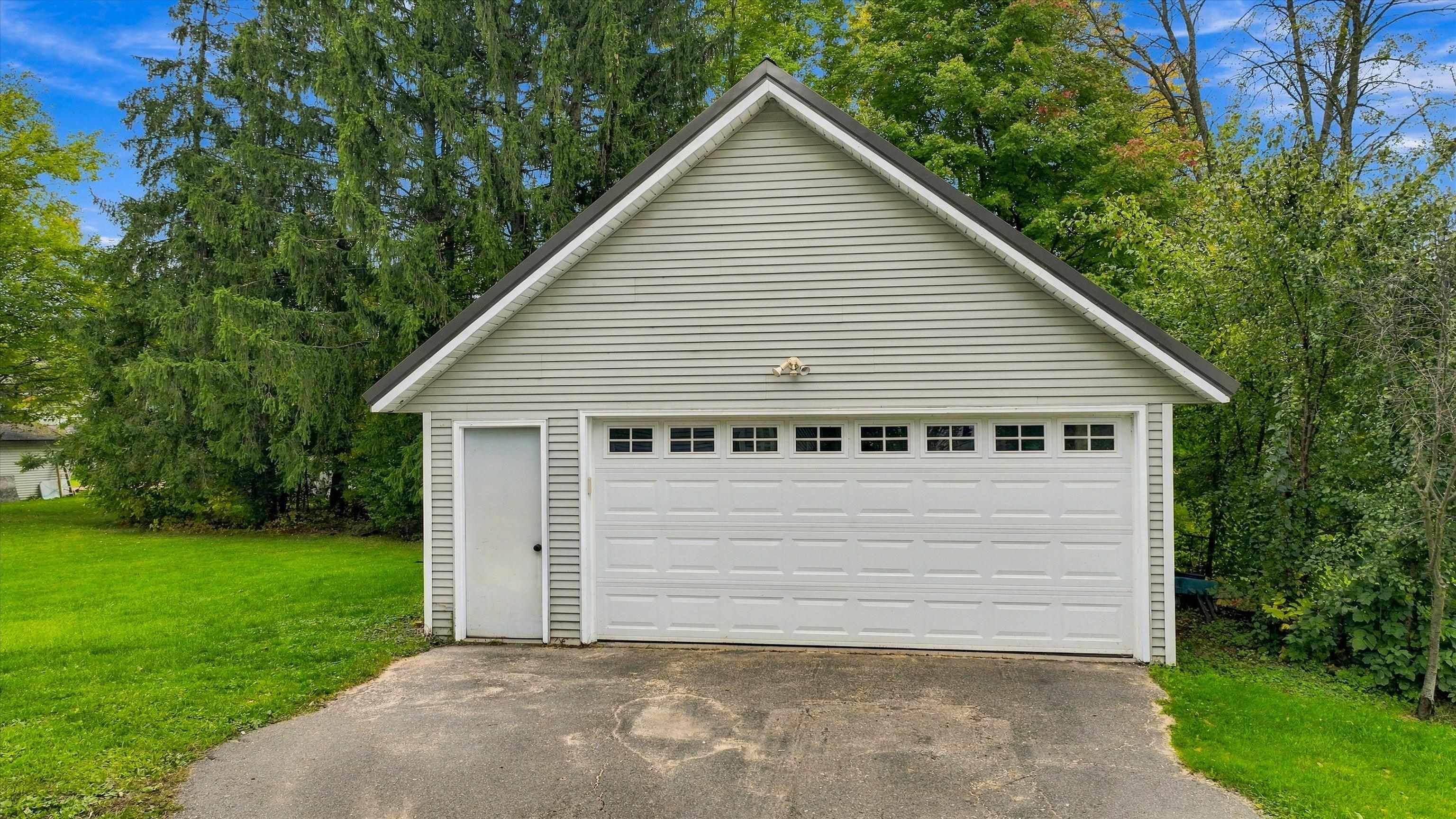 510 W BLODGETT STREET, Marshfield, Wisconsin 54449, 3 Bedrooms Bedrooms, ,2 BathroomsBathrooms,Residential,For Sale,510 W BLODGETT STREET,22604998