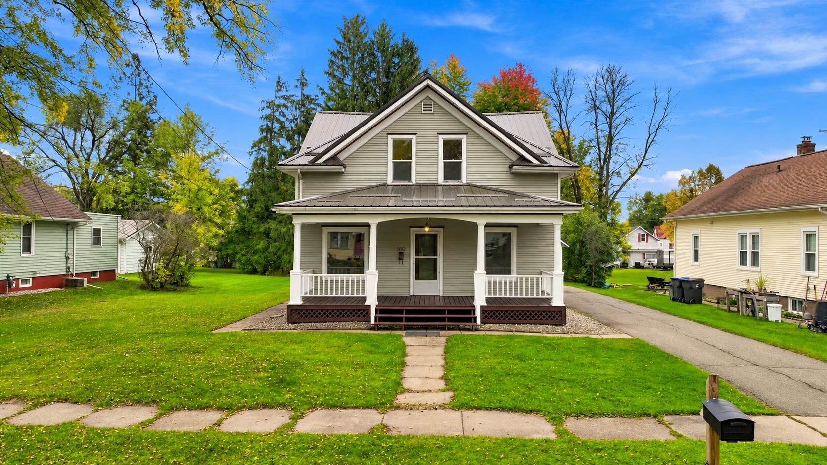 510 W BLODGETT STREET, Marshfield, Wisconsin 54449, 3 Bedrooms Bedrooms, ,2 BathroomsBathrooms,Residential,For Sale,510 W BLODGETT STREET,22604998
