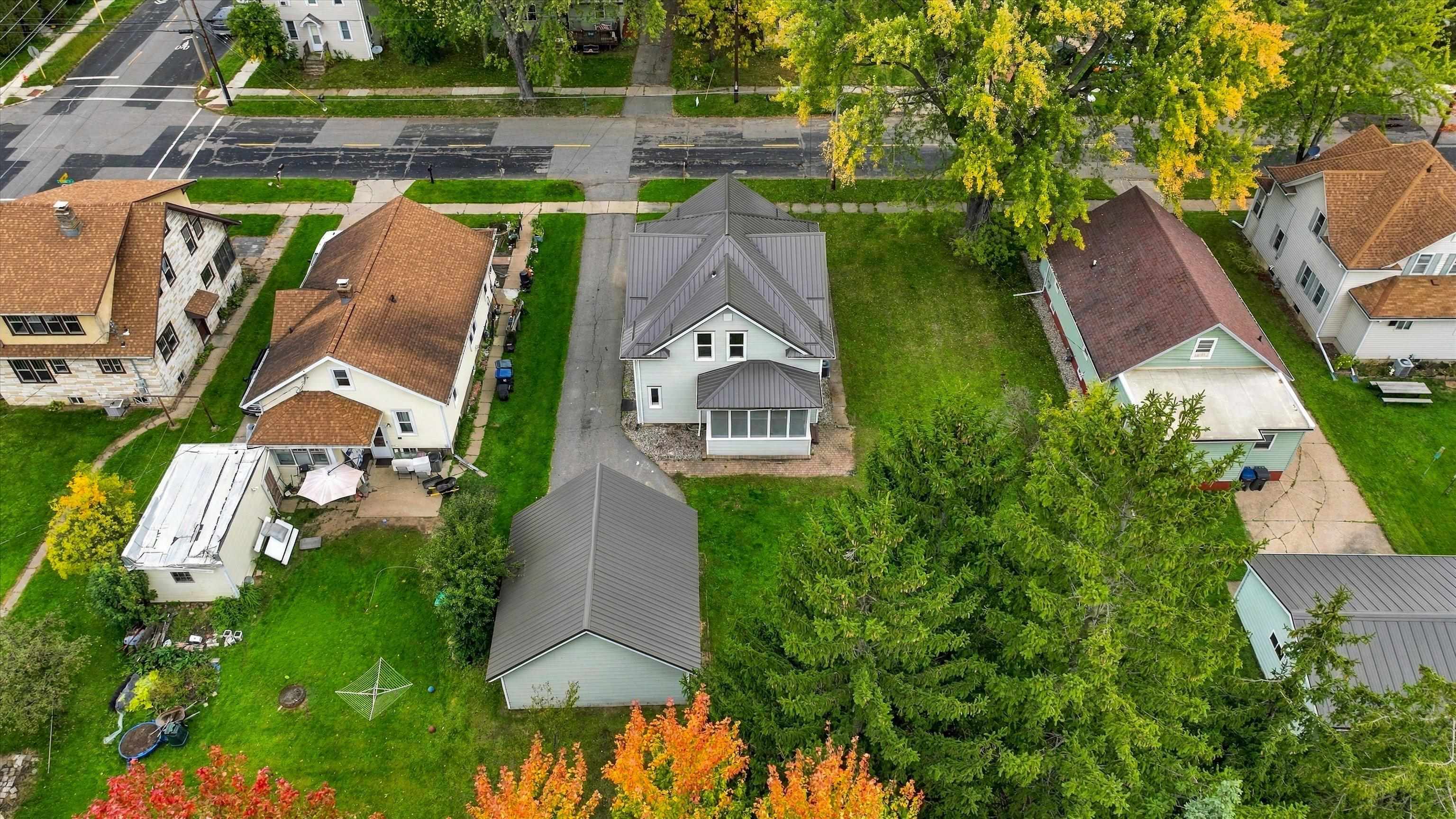 510 W BLODGETT STREET, Marshfield, Wisconsin 54449, 3 Bedrooms Bedrooms, ,2 BathroomsBathrooms,Residential,For Sale,510 W BLODGETT STREET,22604998