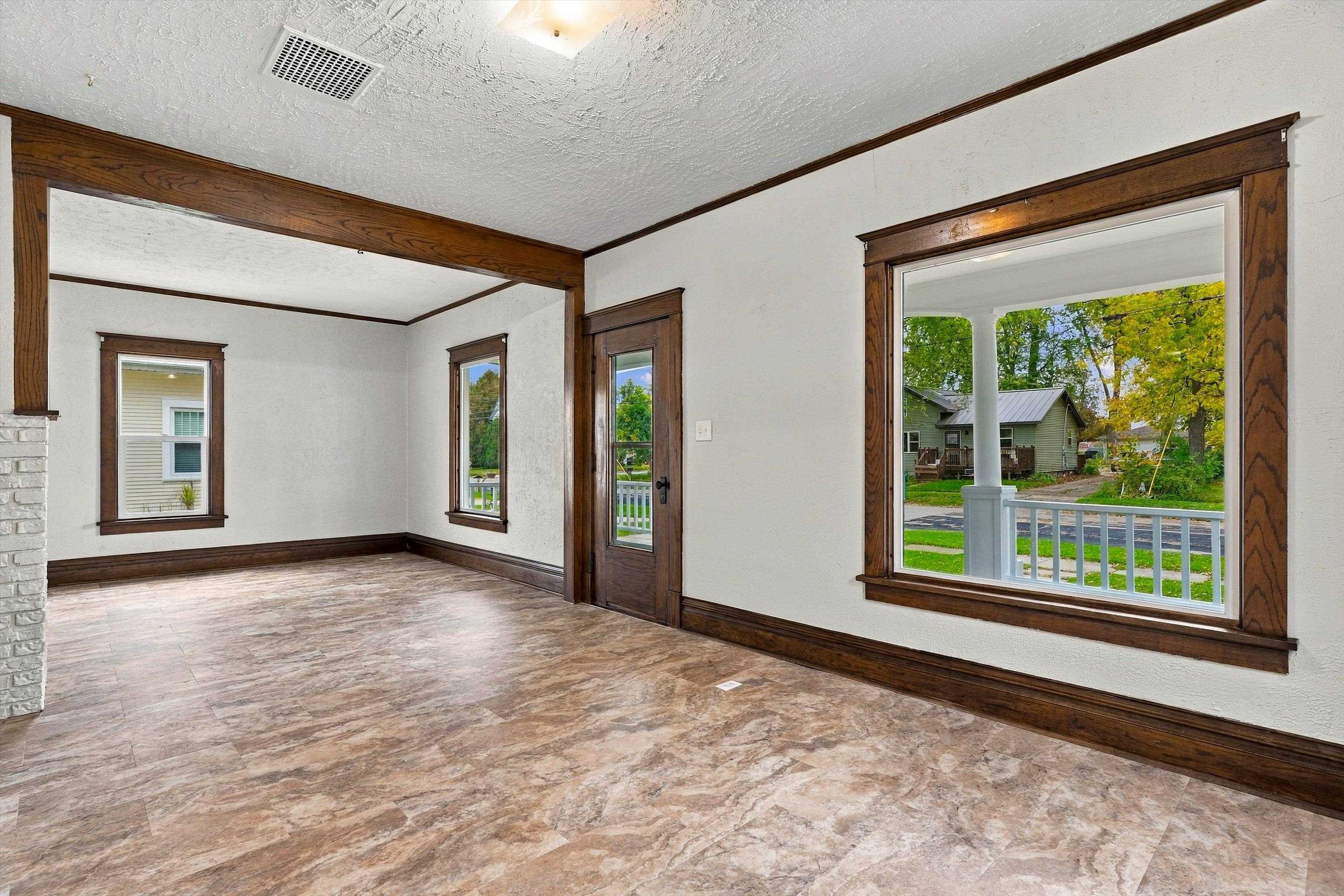 510 W BLODGETT STREET, Marshfield, Wisconsin 54449, 3 Bedrooms Bedrooms, ,2 BathroomsBathrooms,Residential,For Sale,510 W BLODGETT STREET,22604998