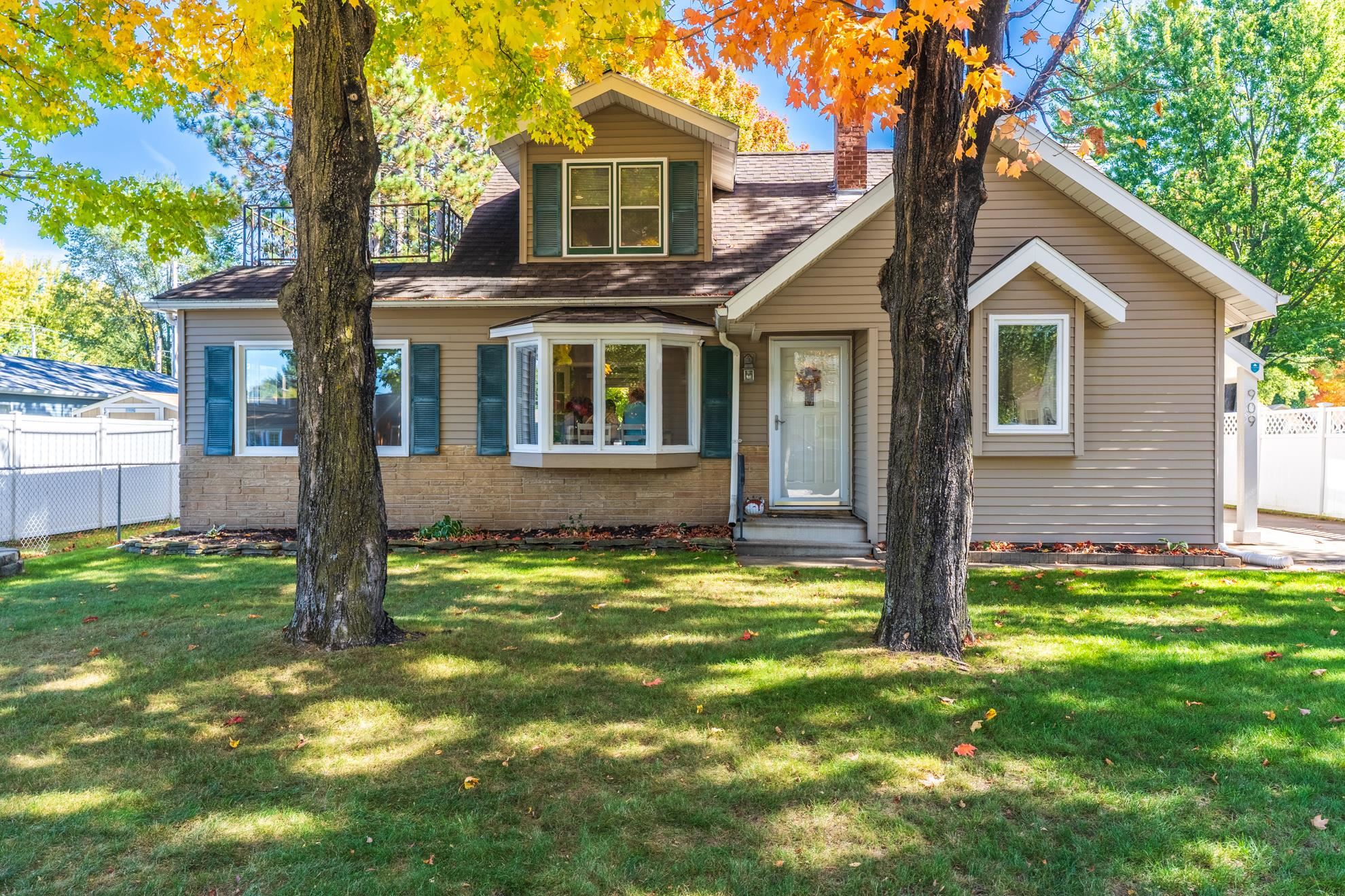 909 S 21ST AVENUE, Wausau, Wisconsin 54401, 3 Bedrooms Bedrooms, ,3 BathroomsBathrooms,Residential,For Sale,909 S 21ST AVENUE,22605005