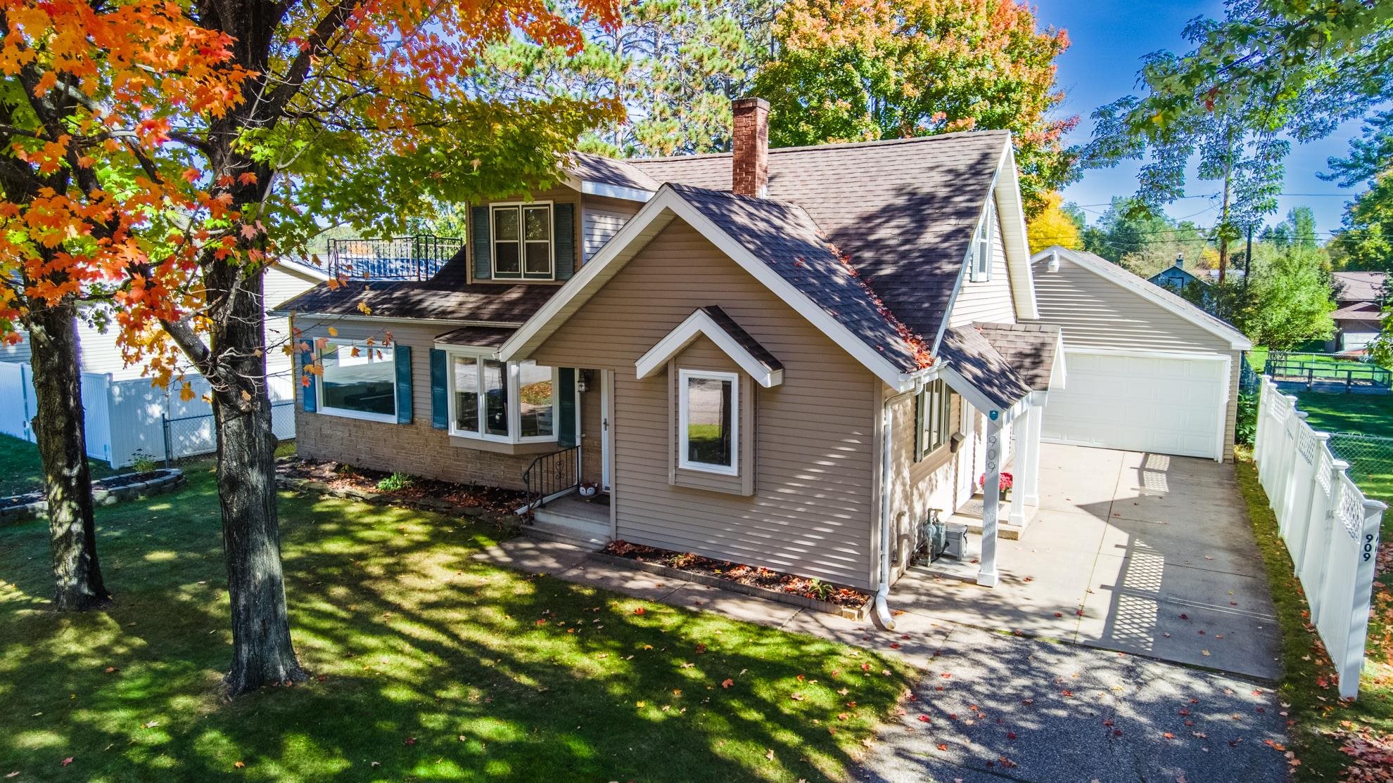 909 S 21ST AVENUE, Wausau, Wisconsin 54401, 3 Bedrooms Bedrooms, ,3 BathroomsBathrooms,Residential,For Sale,909 S 21ST AVENUE,22605005