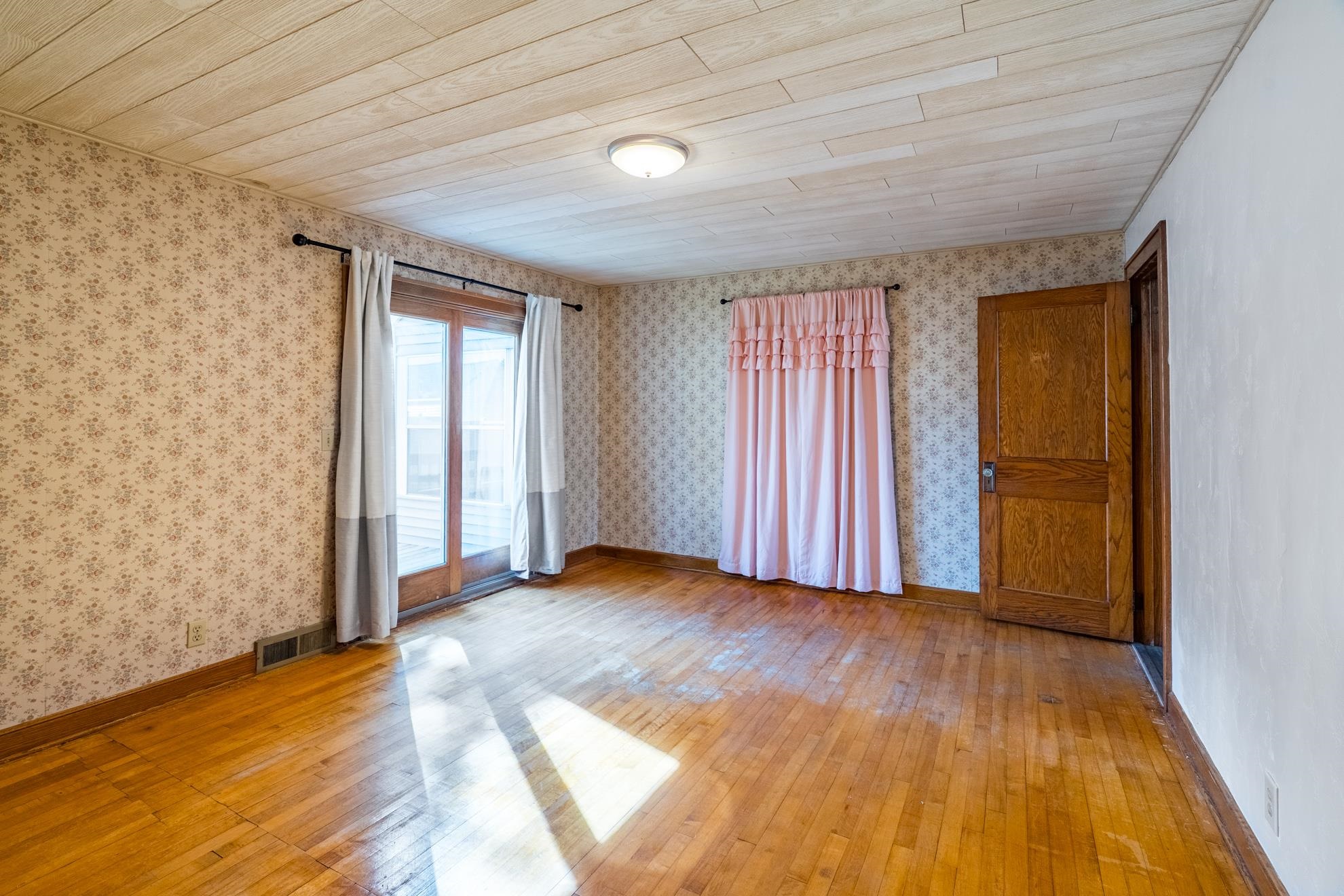 320 BLAISDELL AVENUE, Hatley, Wisconsin 54440, 4 Bedrooms Bedrooms, ,1 BathroomBathrooms,Residential,For Sale,320 BLAISDELL AVENUE,22605009