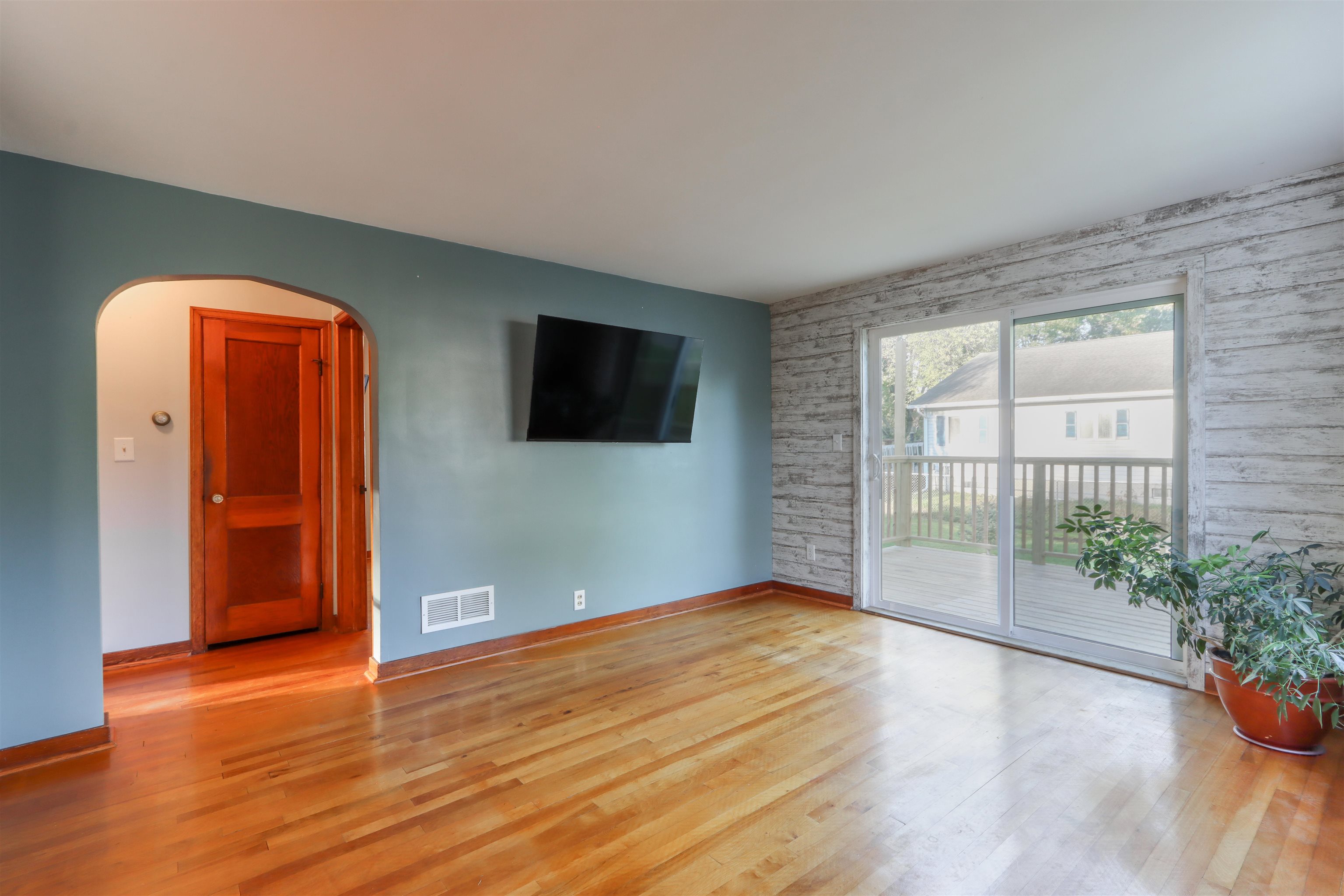 449 WADLEIGH STREET, Stevens Point, Wisconsin 54481, 2 Bedrooms Bedrooms, ,1 BathroomBathrooms,Residential,For Sale,449 WADLEIGH STREET,22605018
