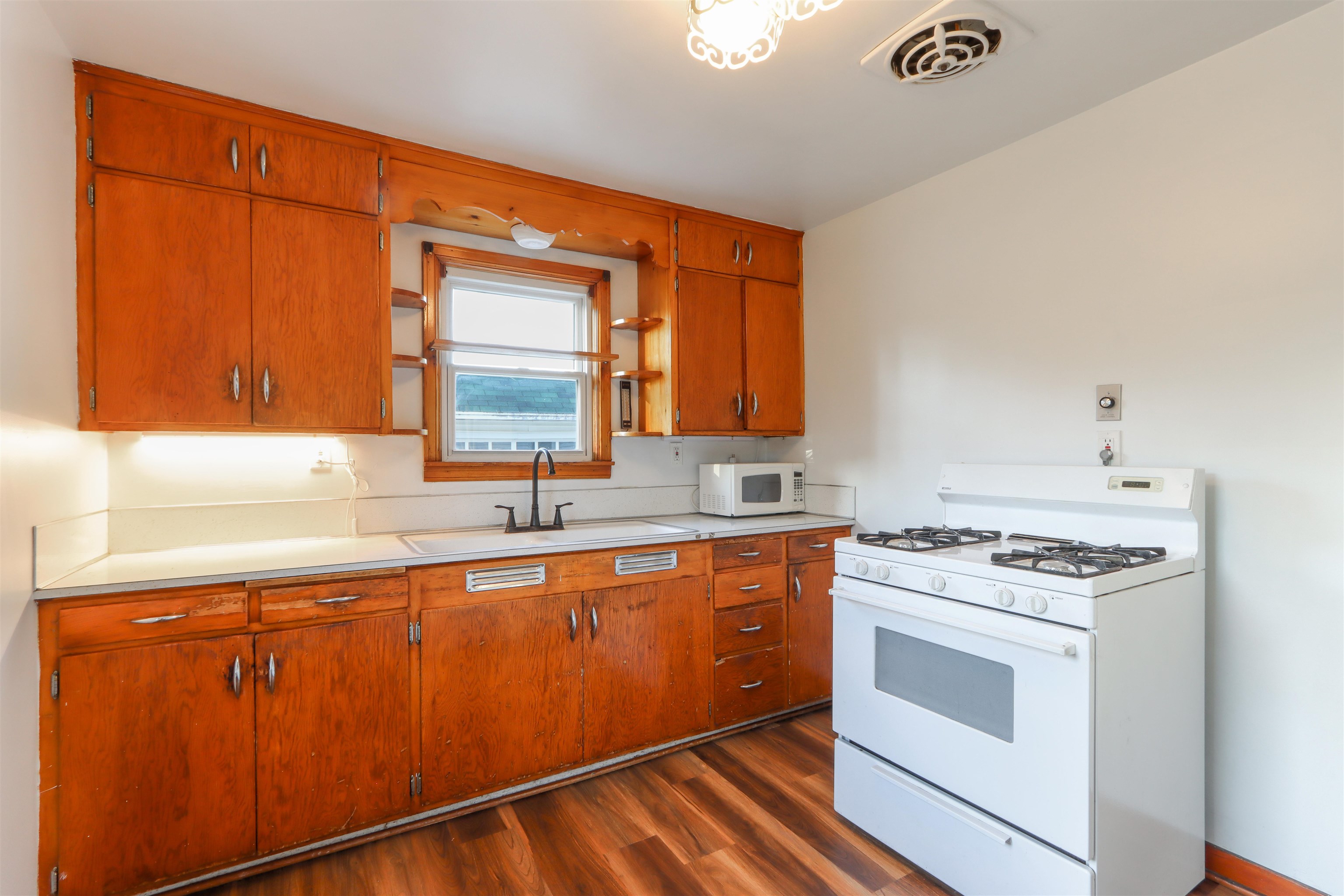 449 WADLEIGH STREET, Stevens Point, Wisconsin 54481, 2 Bedrooms Bedrooms, ,1 BathroomBathrooms,Residential,For Sale,449 WADLEIGH STREET,22605018