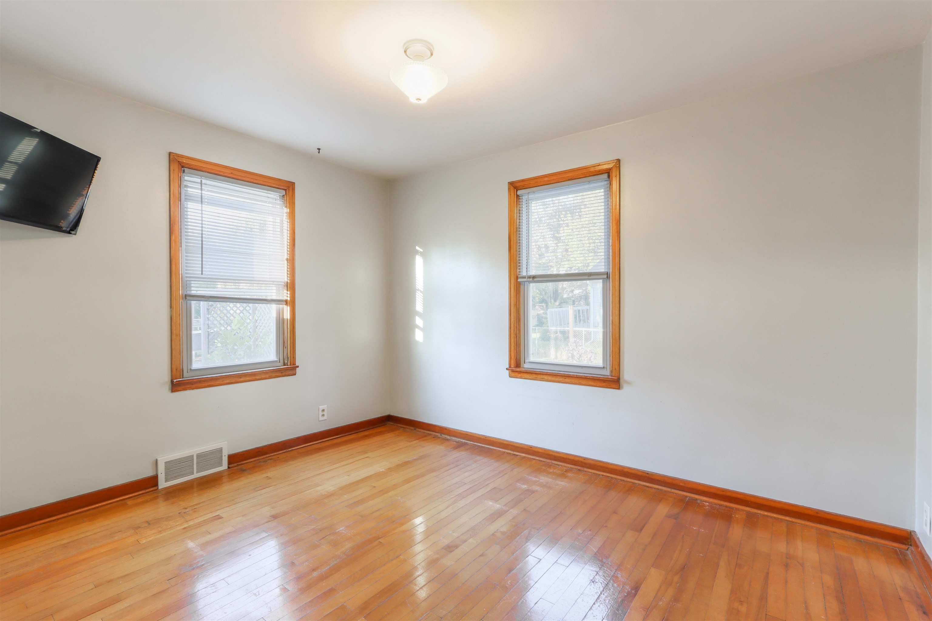 449 WADLEIGH STREET, Stevens Point, Wisconsin 54481, 2 Bedrooms Bedrooms, ,1 BathroomBathrooms,Residential,For Sale,449 WADLEIGH STREET,22605018