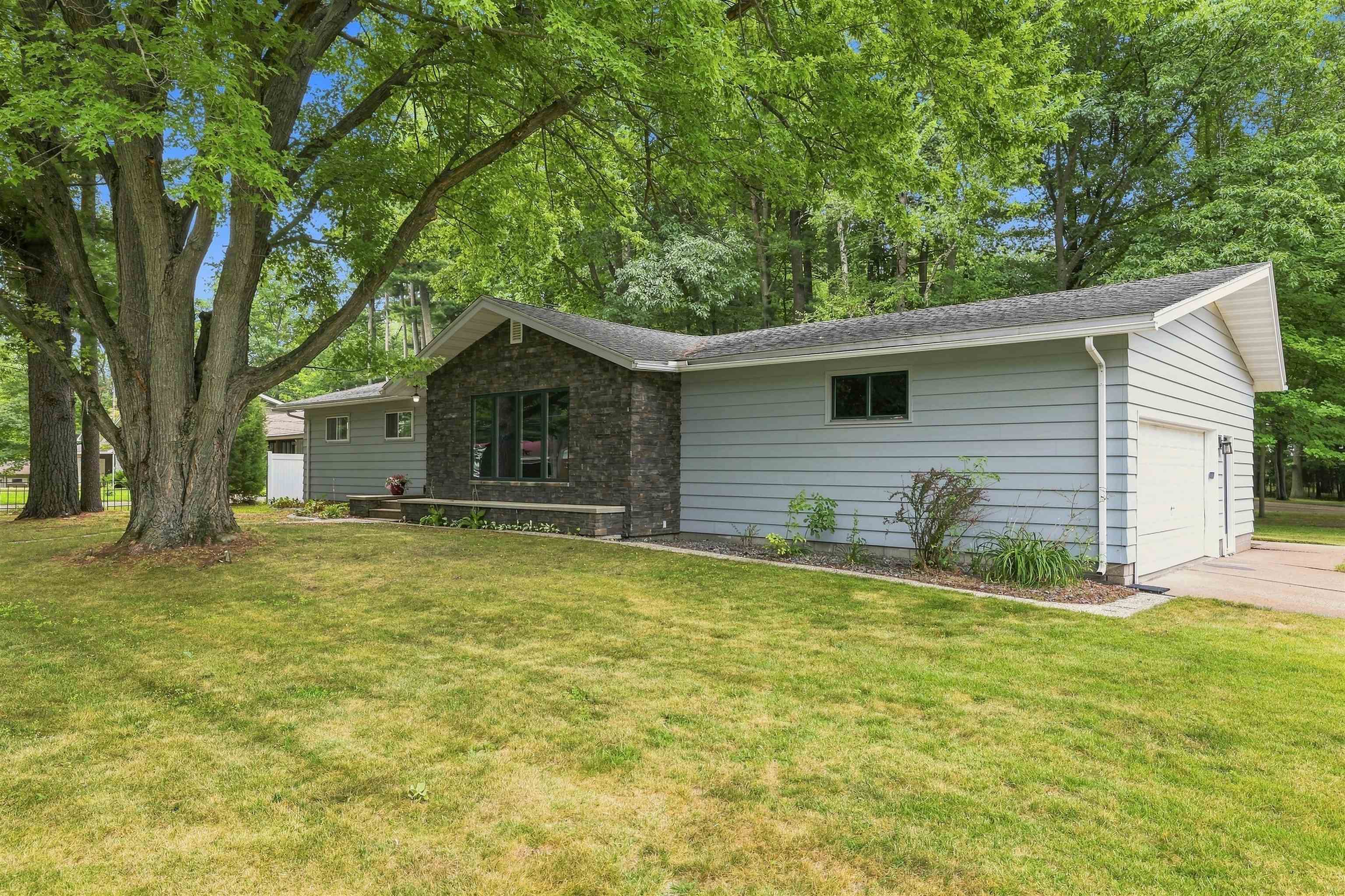 901 HARLYN AVENUE, Rothschild, Wisconsin 54474, 3 Bedrooms Bedrooms, ,1 BathroomBathrooms,Residential,For Sale,901 HARLYN AVENUE,22605019