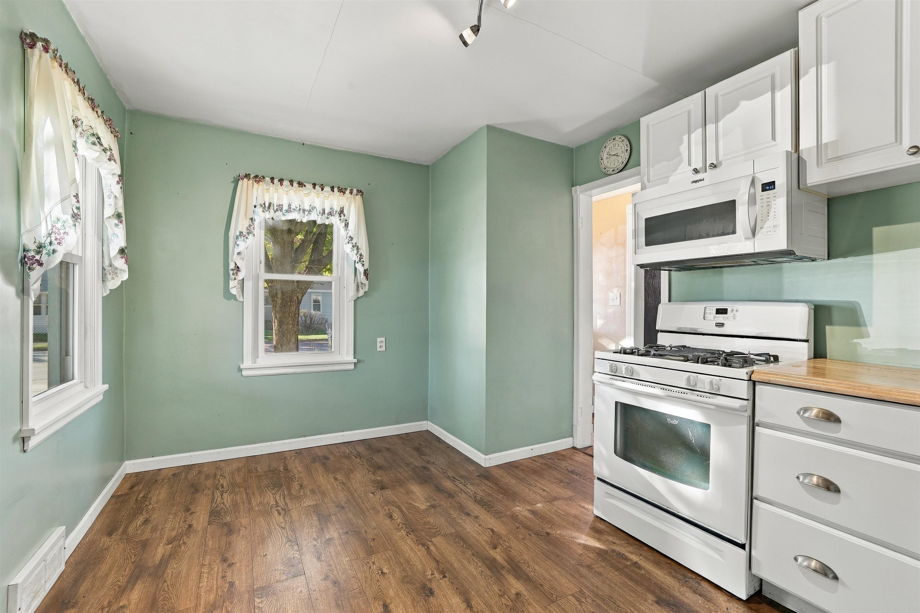 520 13TH STREET NORTH, Wisconsin Rapids, Wisconsin 54494, 4 Bedrooms Bedrooms, ,1 BathroomBathrooms,Residential,For Sale,520 13TH STREET NORTH,22605020