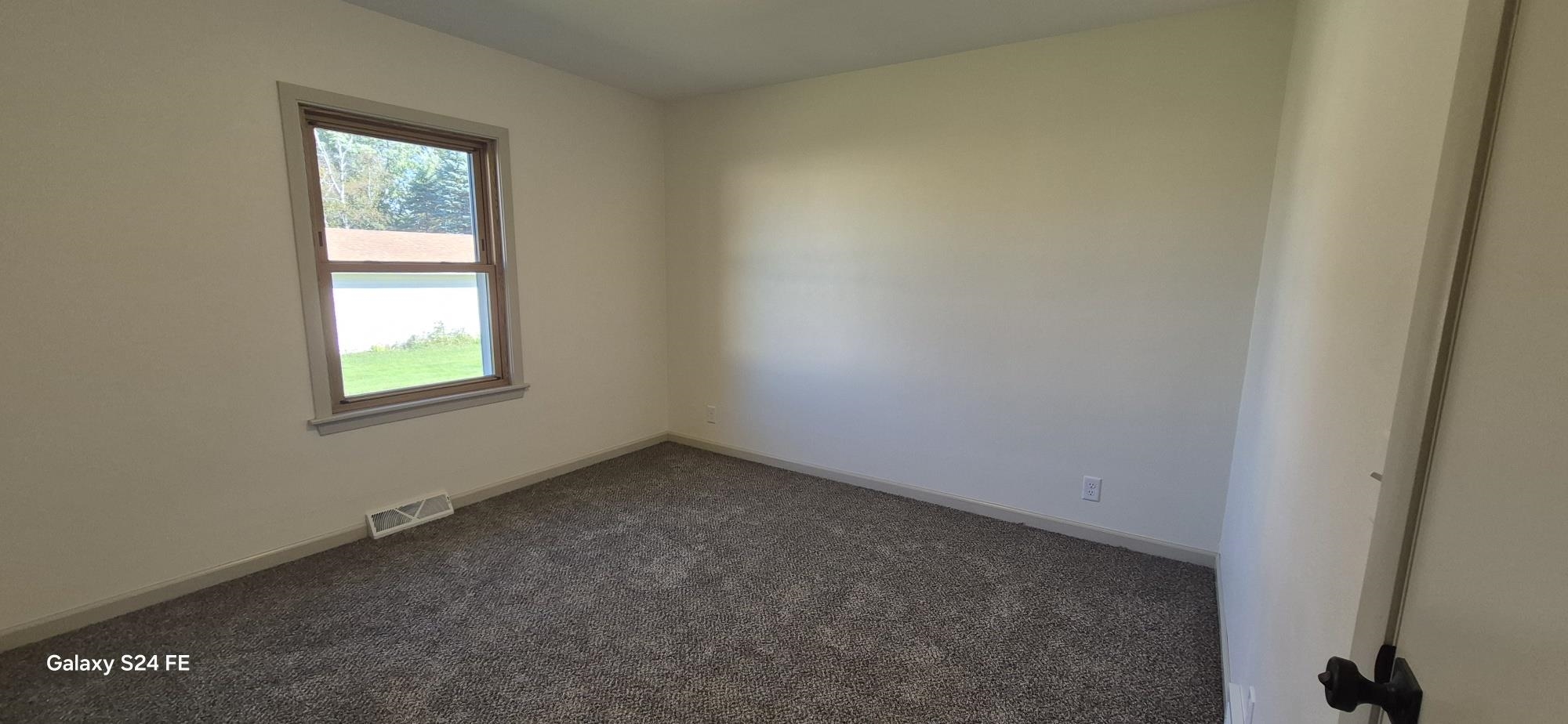 1111 N CHESTNUT AVENUE, Marshfield, Wisconsin 54449, 3 Bedrooms Bedrooms, ,2 BathroomsBathrooms,Residential,For Sale,1111 N CHESTNUT AVENUE,22605025