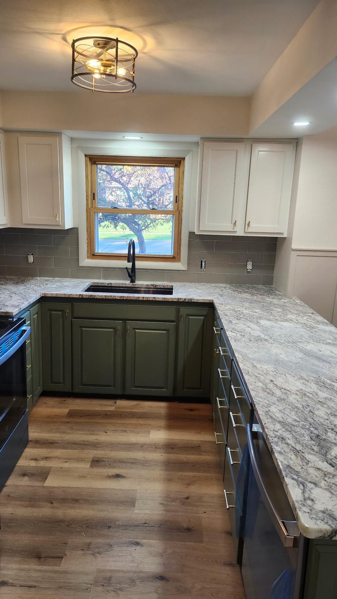 1111 N CHESTNUT AVENUE, Marshfield, Wisconsin 54449, 3 Bedrooms Bedrooms, ,2 BathroomsBathrooms,Residential,For Sale,1111 N CHESTNUT AVENUE,22605025