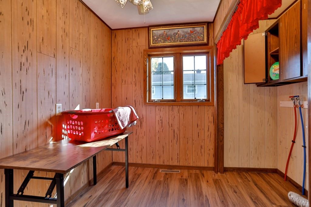 1433 N 16TH AVENUE, Wausau, Wisconsin 54401, 3 Bedrooms Bedrooms, ,2 BathroomsBathrooms,Residential,For Sale,1433 N 16TH AVENUE,22605090