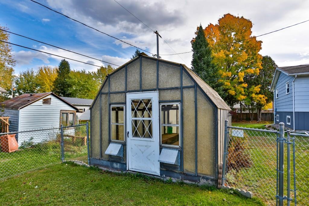 1433 N 16TH AVENUE, Wausau, Wisconsin 54401, 3 Bedrooms Bedrooms, ,2 BathroomsBathrooms,Residential,For Sale,1433 N 16TH AVENUE,22605090