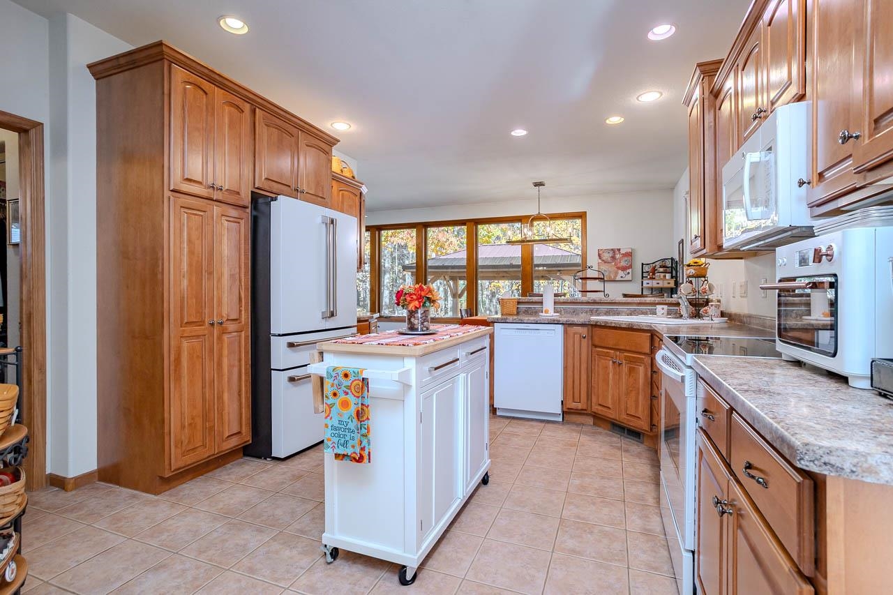 228 WINDTREE DRIVE, Wausau, Wisconsin 54401, 4 Bedrooms Bedrooms, ,3 BathroomsBathrooms,Residential,For Sale,228 WINDTREE DRIVE,22605092