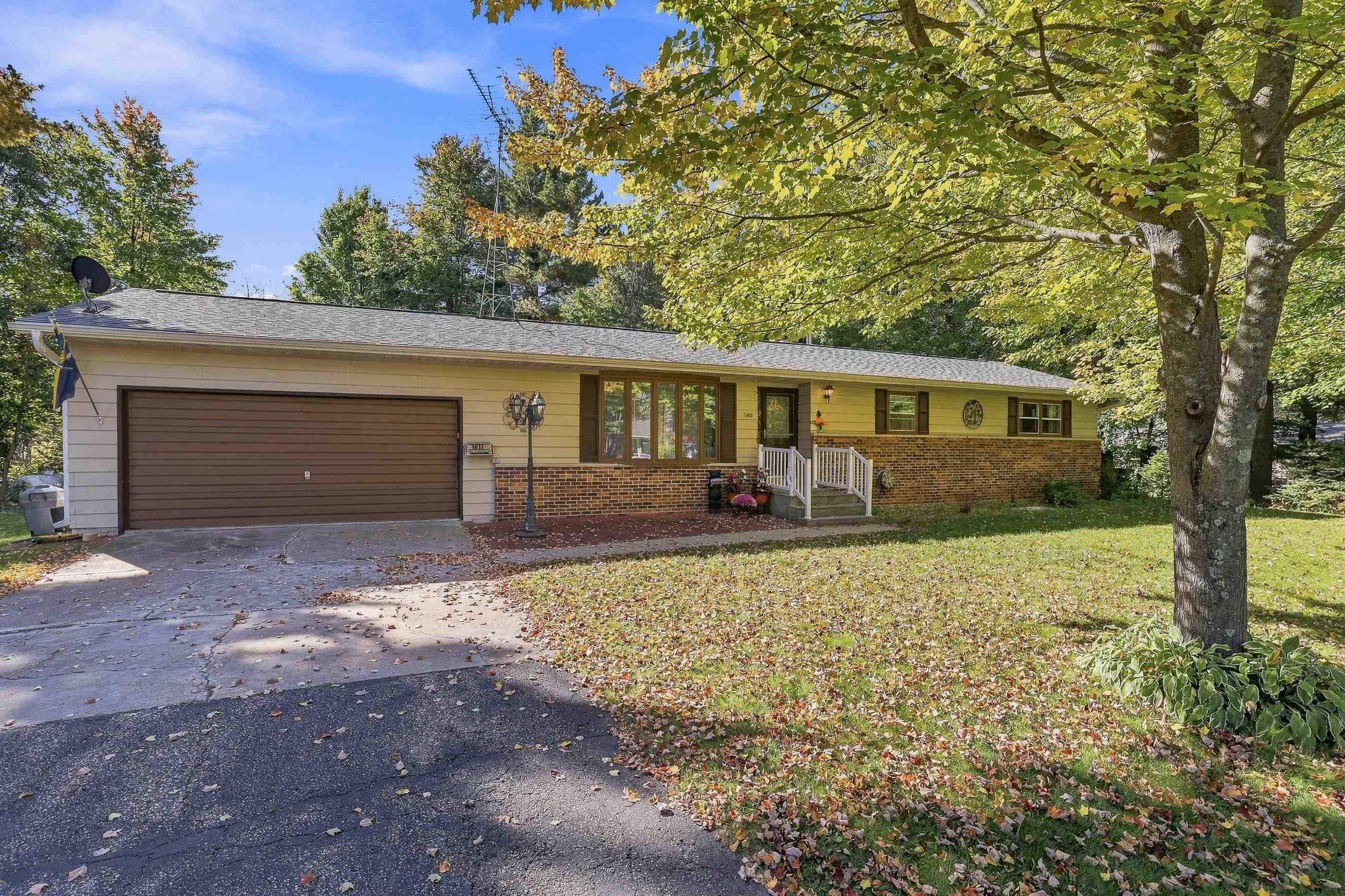 1617 OAK STREET, Almond, Wisconsin 54909, 3 Bedrooms Bedrooms, ,2 BathroomsBathrooms,Residential,For Sale,1617 OAK STREET,22605095