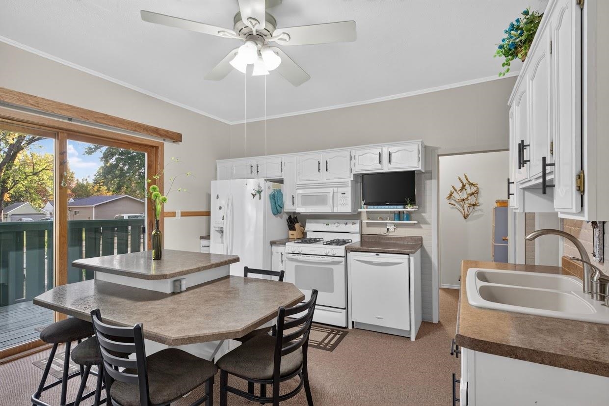 441 N 10TH AVENUE, Wisconsin Rapids, Wisconsin 54495, 3 Bedrooms Bedrooms, ,2 BathroomsBathrooms,Residential,For Sale,441 N 10TH AVENUE,22605107