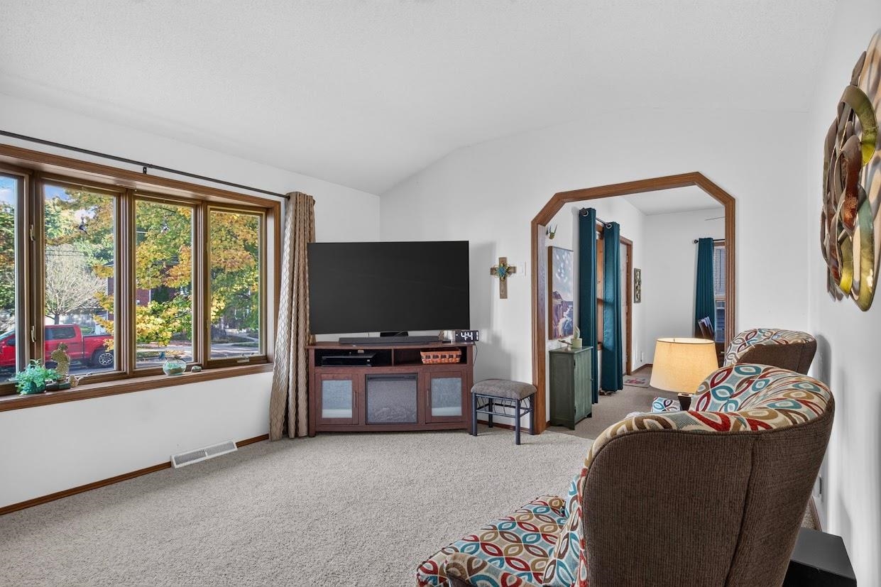 441 N 10TH AVENUE, Wisconsin Rapids, Wisconsin 54495, 3 Bedrooms Bedrooms, ,2 BathroomsBathrooms,Residential,For Sale,441 N 10TH AVENUE,22605107