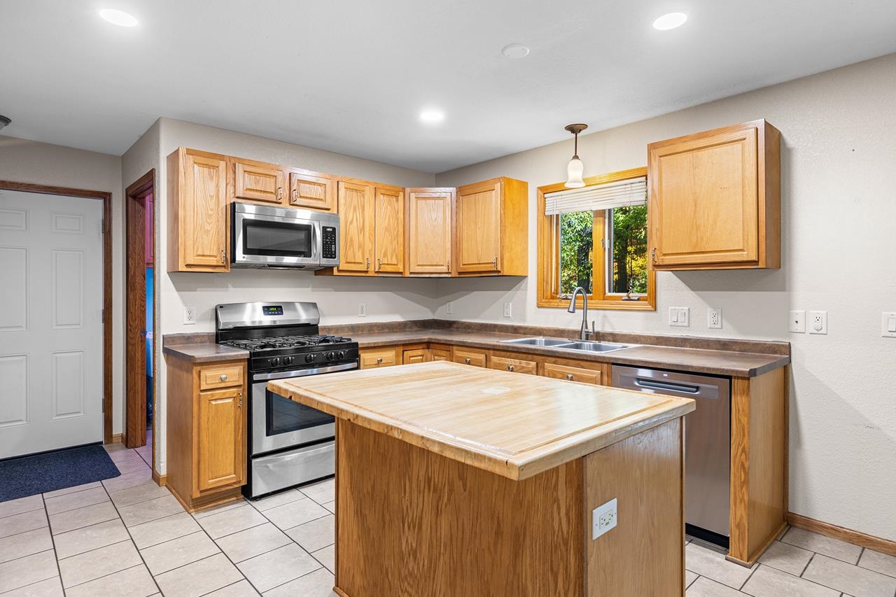5007 S TIMBER STREET, Weston, Wisconsin 54476, 3 Bedrooms Bedrooms, ,3 BathroomsBathrooms,Residential,For Sale,5007 S TIMBER STREET,22605112