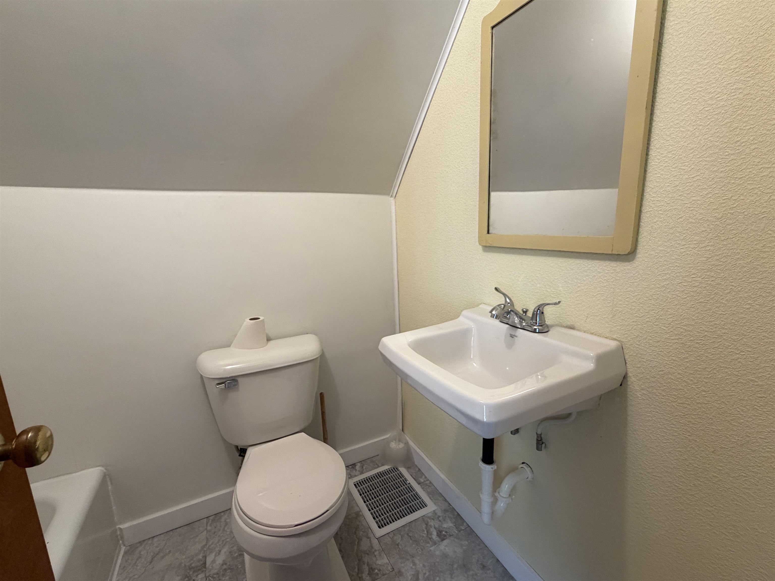 628 MENDLIK AVENUE, Antigo, Wisconsin 54409, 4 Bedrooms Bedrooms, ,3 BathroomsBathrooms,Residential,For Sale,628 MENDLIK AVENUE,22605113