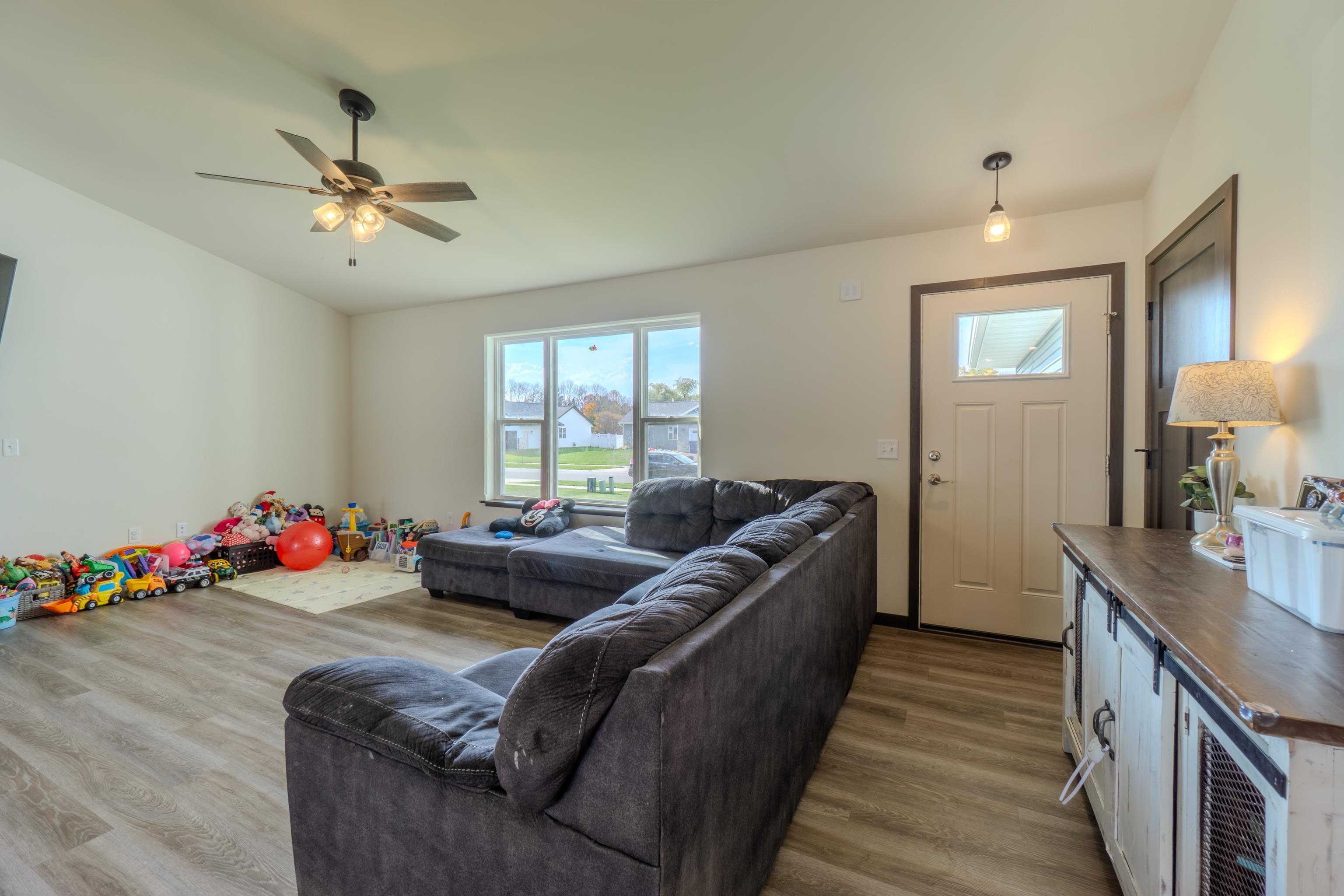 8403 HINNER SPRINGS DRIVE, Weston, Wisconsin 54476, 3 Bedrooms Bedrooms, ,2 BathroomsBathrooms,Residential,For Sale,8403 HINNER SPRINGS DRIVE,22605120