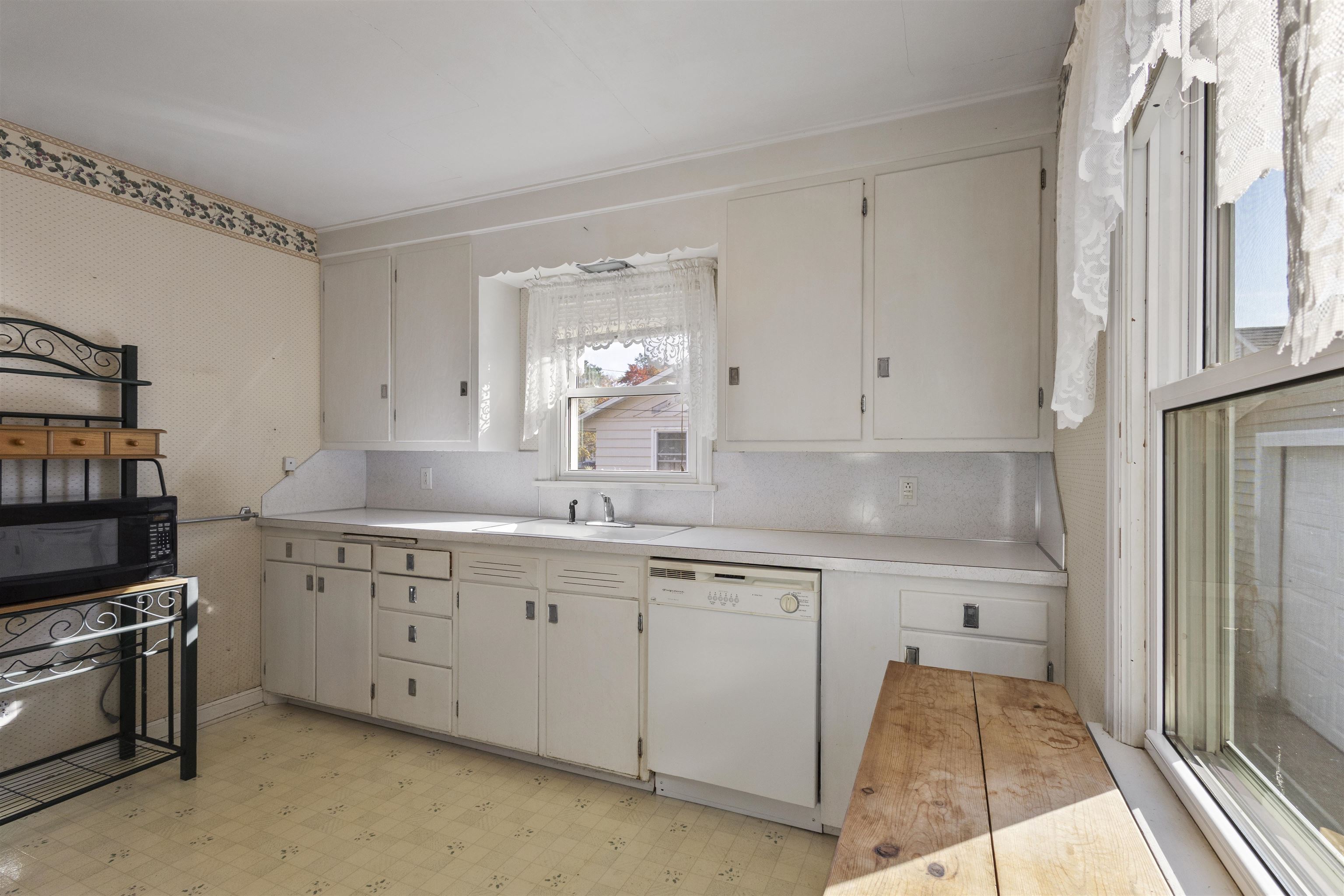 540 S 11TH STREET, Wisconsin Rapids, Wisconsin 54494, 3 Bedrooms Bedrooms, ,1 BathroomBathrooms,Residential,For Sale,540 S 11TH STREET,22605127