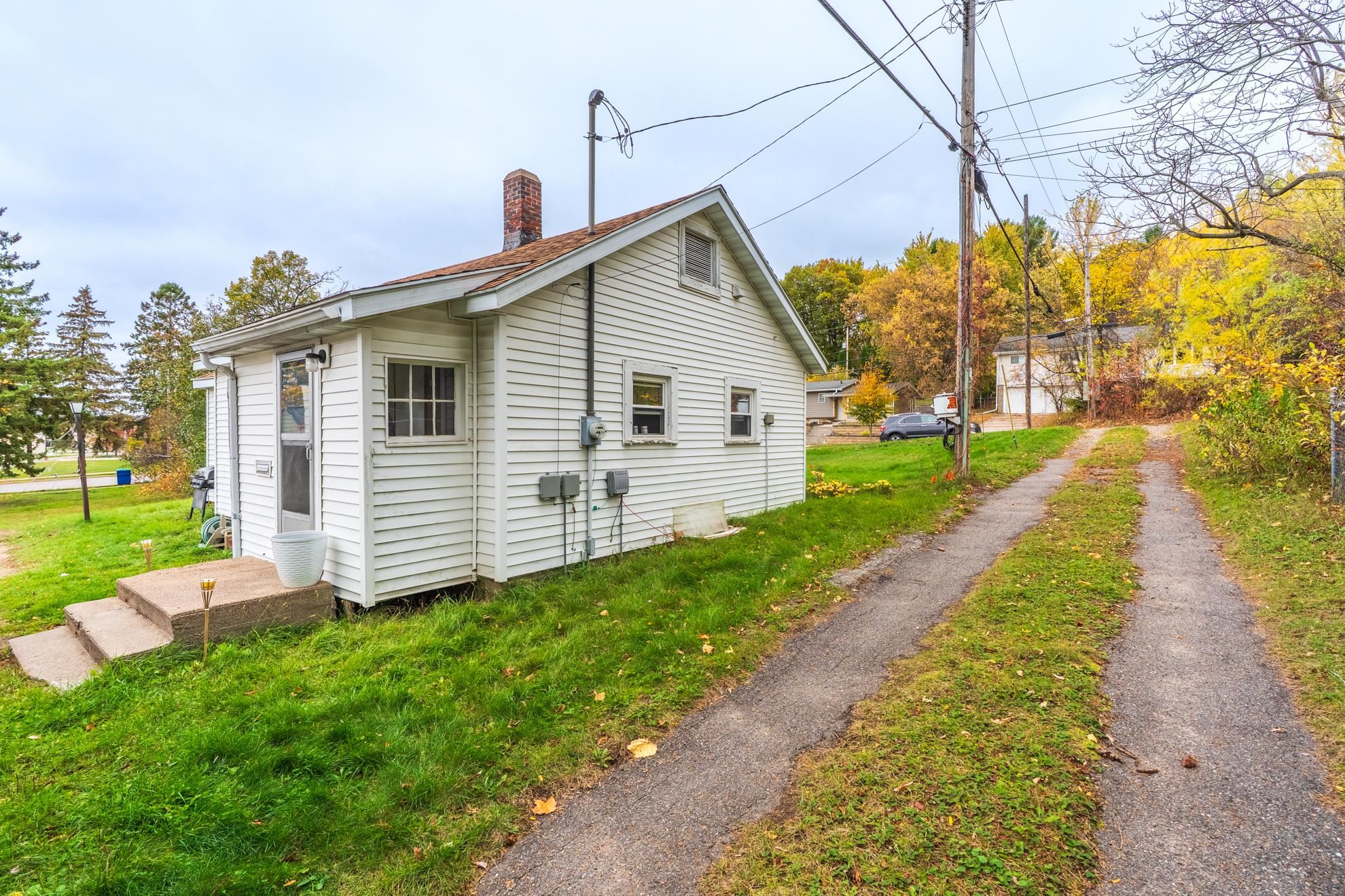 305 12TH AVENUE SOUTH, Wausau, Wisconsin 54401, 1 Bedroom Bedrooms, ,1 BathroomBathrooms,Residential,For Sale,305 12TH AVENUE SOUTH,22605128