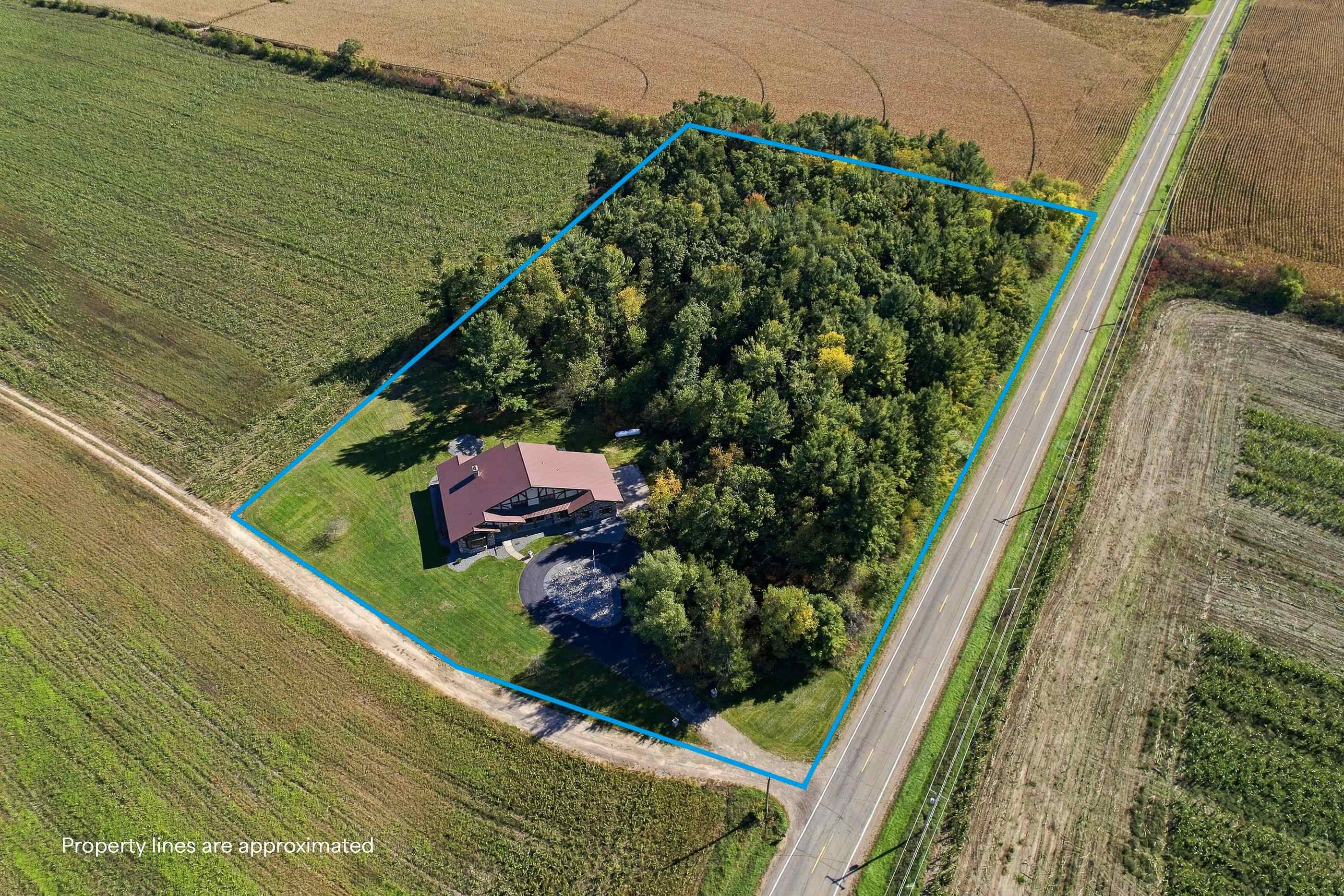 1943 COUNTY ROAD A N, Amherst Junction, Wisconsin 54407, 4 Bedrooms Bedrooms, ,3 BathroomsBathrooms,Residential,For Sale,1943 COUNTY ROAD A N,22605137
