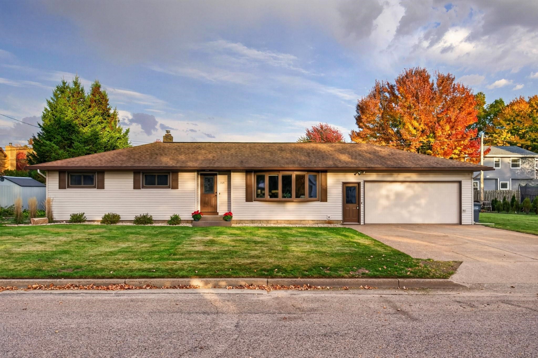 1121 S 18TH STREET, Wisconsin Rapids, Wisconsin 54494, 3 Bedrooms Bedrooms, ,1 BathroomBathrooms,Residential,For Sale,1121 S 18TH STREET,22605138
