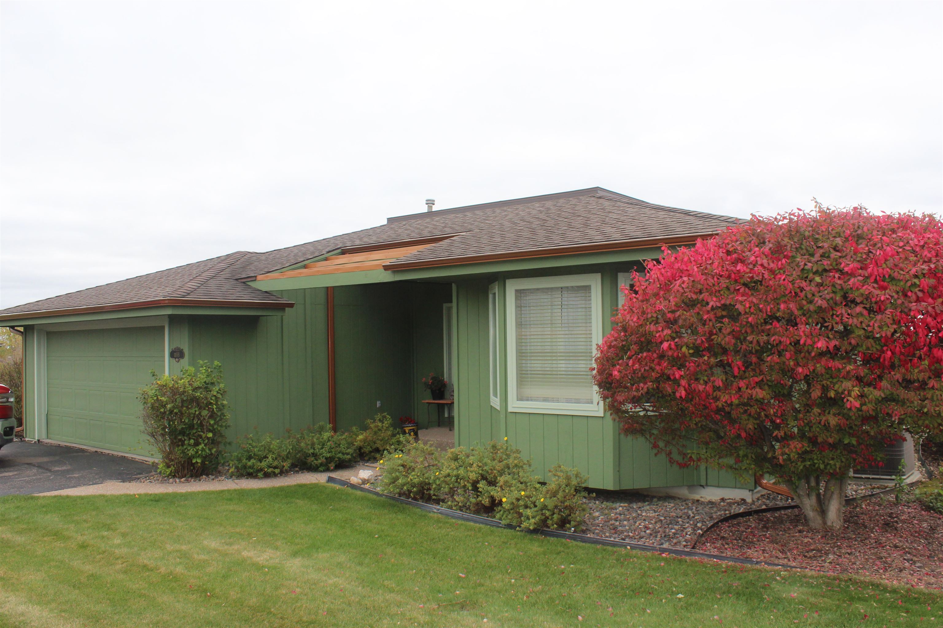 1108 EASTHILL DRIVE, Wausau, Wisconsin 54403, 2 Bedrooms Bedrooms, ,2 BathroomsBathrooms,Residential,For Sale,1108 EASTHILL DRIVE,22605141