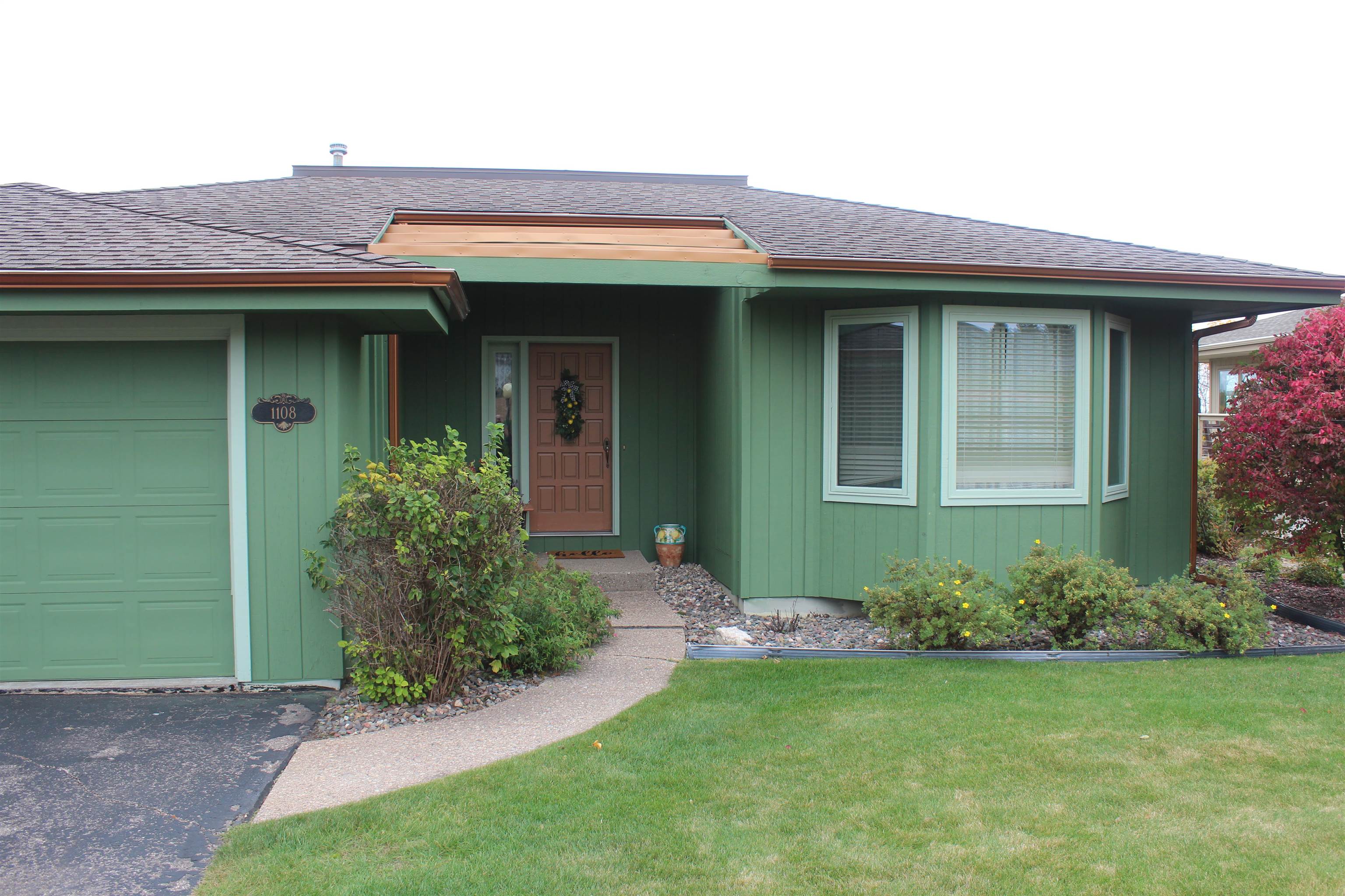 1108 EASTHILL DRIVE, Wausau, Wisconsin 54403, 2 Bedrooms Bedrooms, ,2 BathroomsBathrooms,Residential,For Sale,1108 EASTHILL DRIVE,22605141