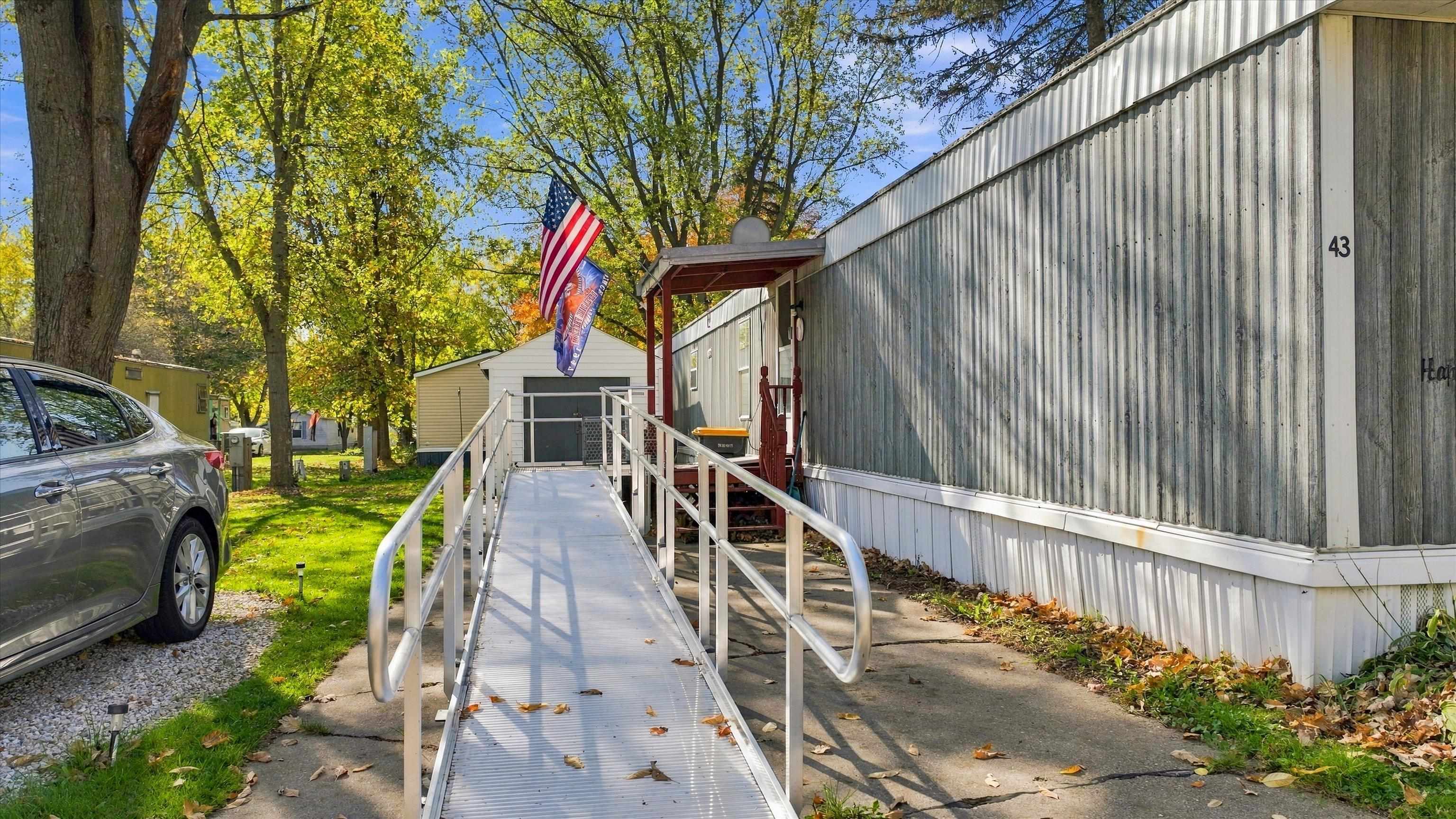 1407 N PEACH AVENUE, Marshfield, Wisconsin 54449, 3 Bedrooms Bedrooms, ,2 BathroomsBathrooms,Residential,For Sale,1407 N PEACH AVENUE,22605149