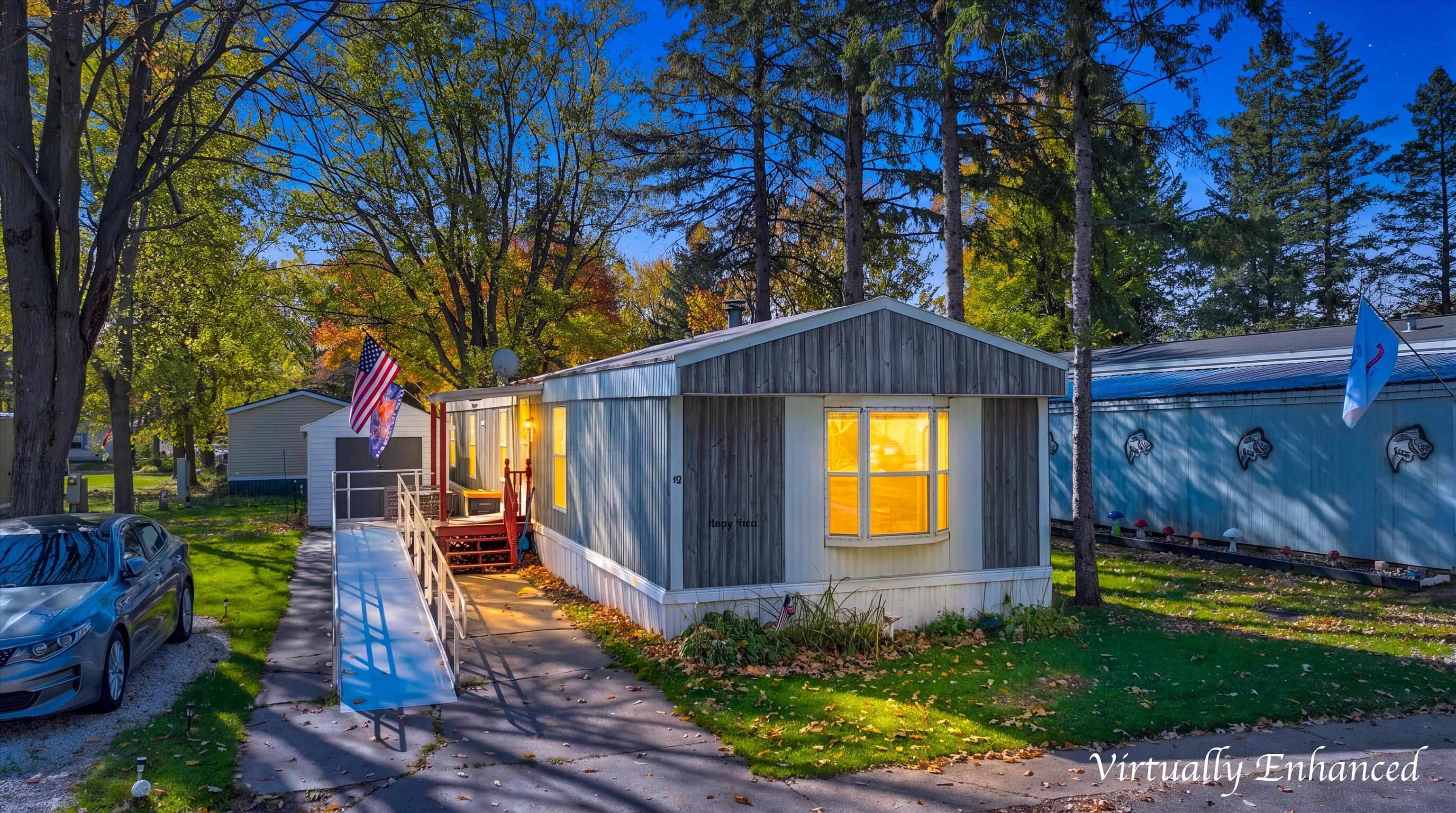 1407 N PEACH AVENUE, Marshfield, Wisconsin 54449, 3 Bedrooms Bedrooms, ,2 BathroomsBathrooms,Residential,For Sale,1407 N PEACH AVENUE,22605149