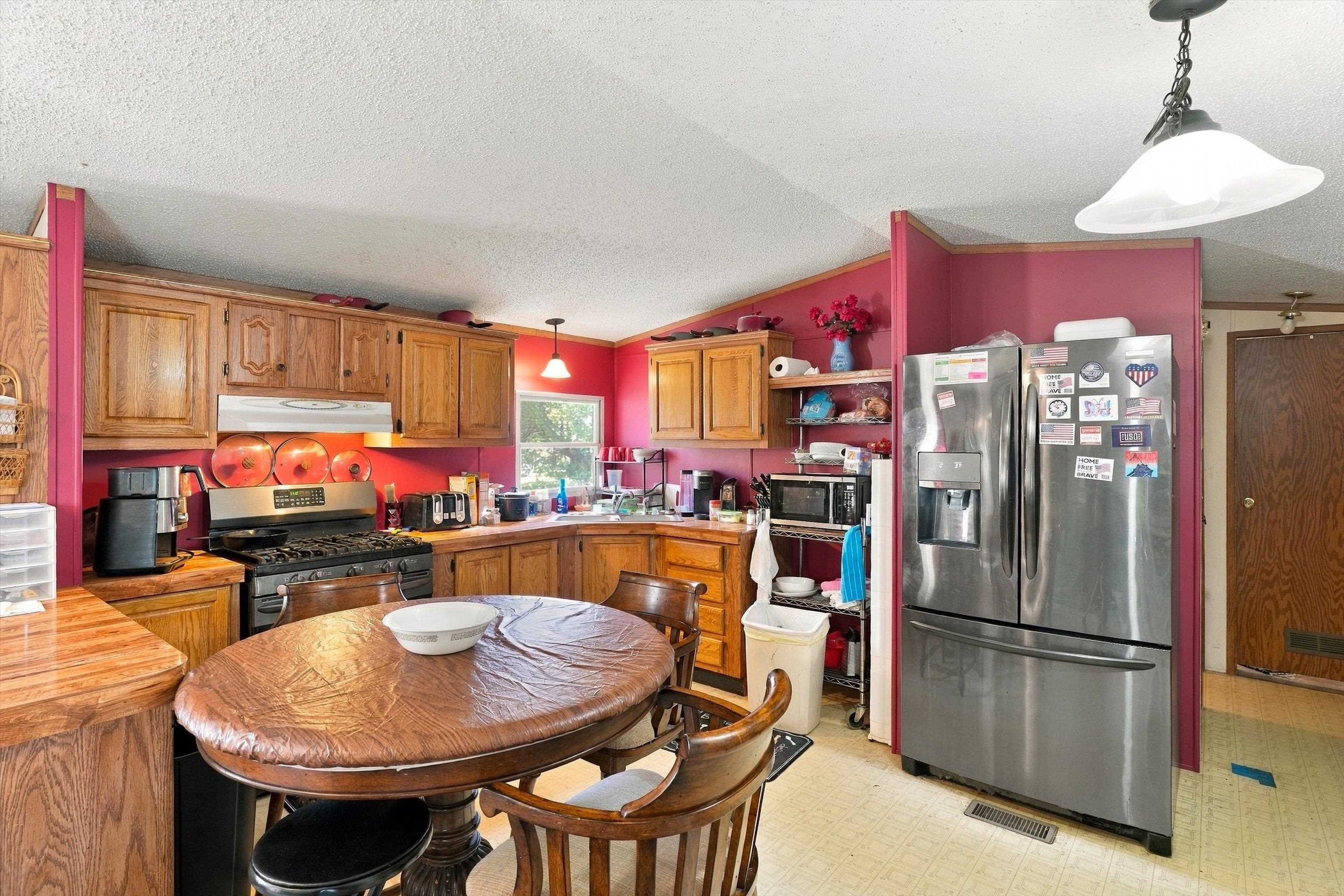 1407 N PEACH AVENUE, Marshfield, Wisconsin 54449, 3 Bedrooms Bedrooms, ,2 BathroomsBathrooms,Residential,For Sale,1407 N PEACH AVENUE,22605149