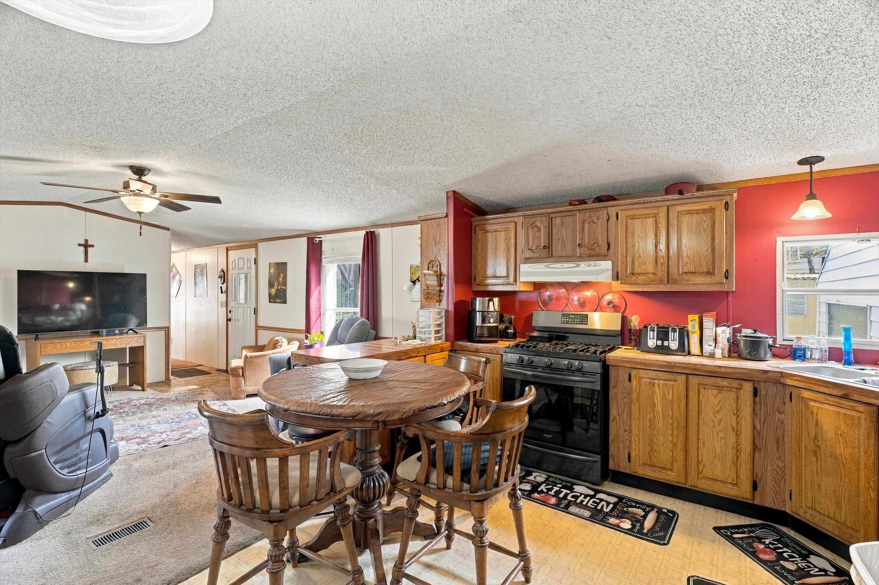 1407 N PEACH AVENUE, Marshfield, Wisconsin 54449, 3 Bedrooms Bedrooms, ,2 BathroomsBathrooms,Residential,For Sale,1407 N PEACH AVENUE,22605149