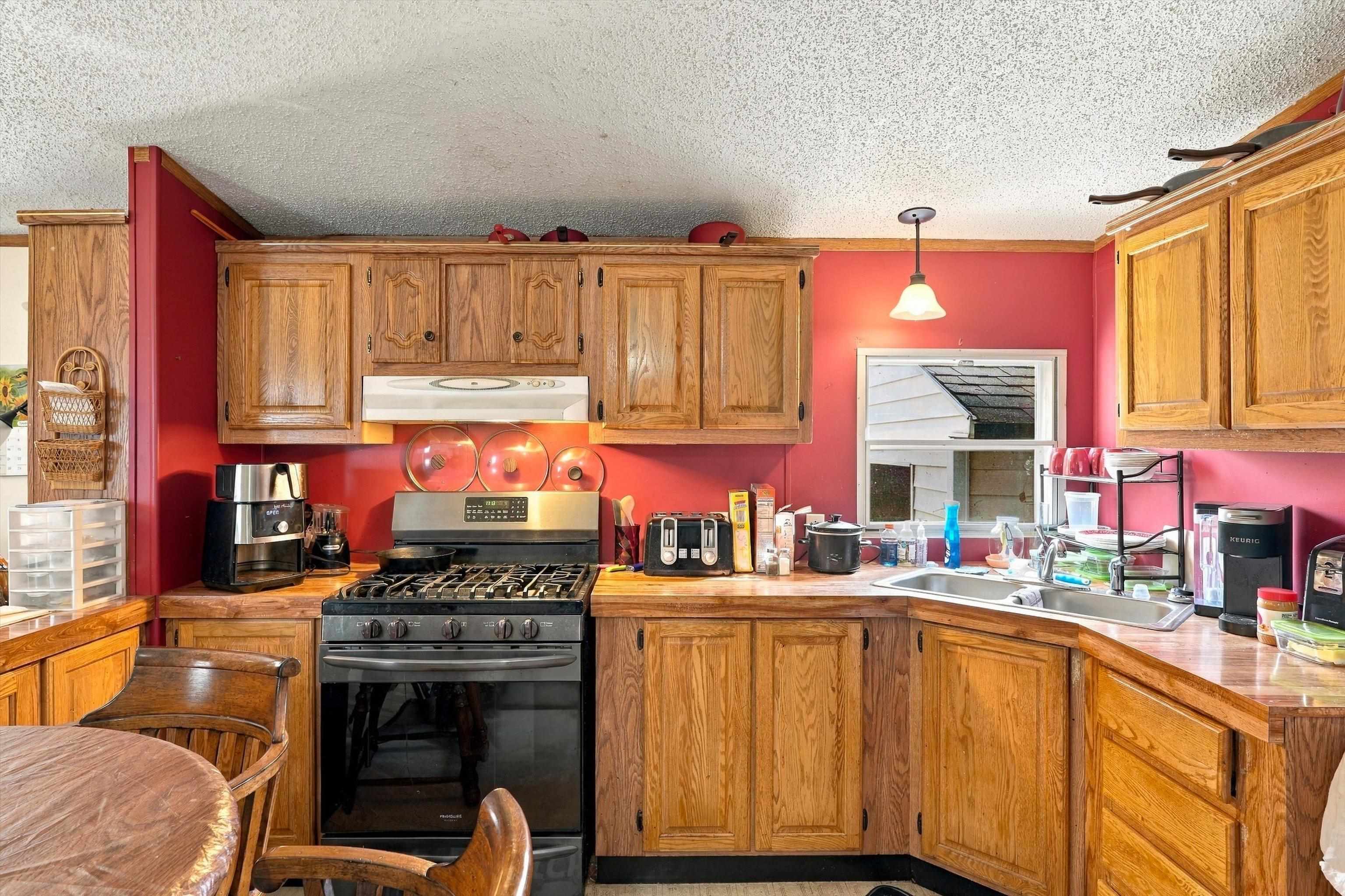 1407 N PEACH AVENUE, Marshfield, Wisconsin 54449, 3 Bedrooms Bedrooms, ,2 BathroomsBathrooms,Residential,For Sale,1407 N PEACH AVENUE,22605149