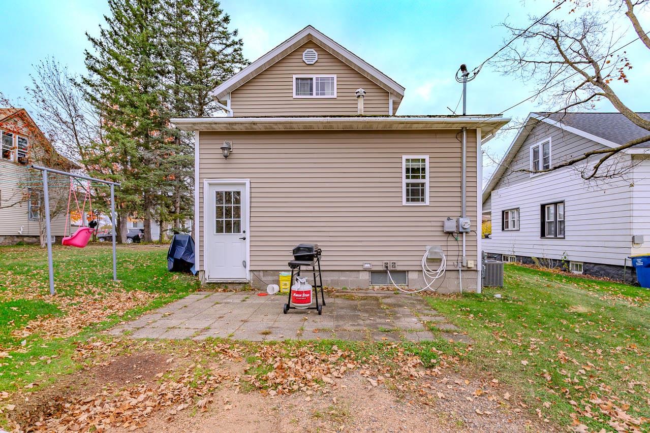 112 S GENESEE STREET, Merrill, Wisconsin 54452, 3 Bedrooms Bedrooms, ,1 BathroomBathrooms,Residential,For Sale,112 S GENESEE STREET,22605153