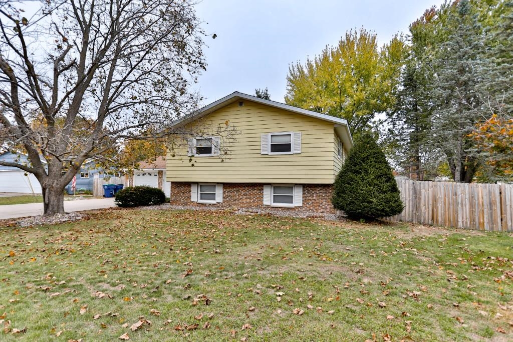 4802 AUGUSTINE AVENUE, Weston, Wisconsin 54476, 5 Bedrooms Bedrooms, ,2 BathroomsBathrooms,Residential,For Sale,4802 AUGUSTINE AVENUE,22605154