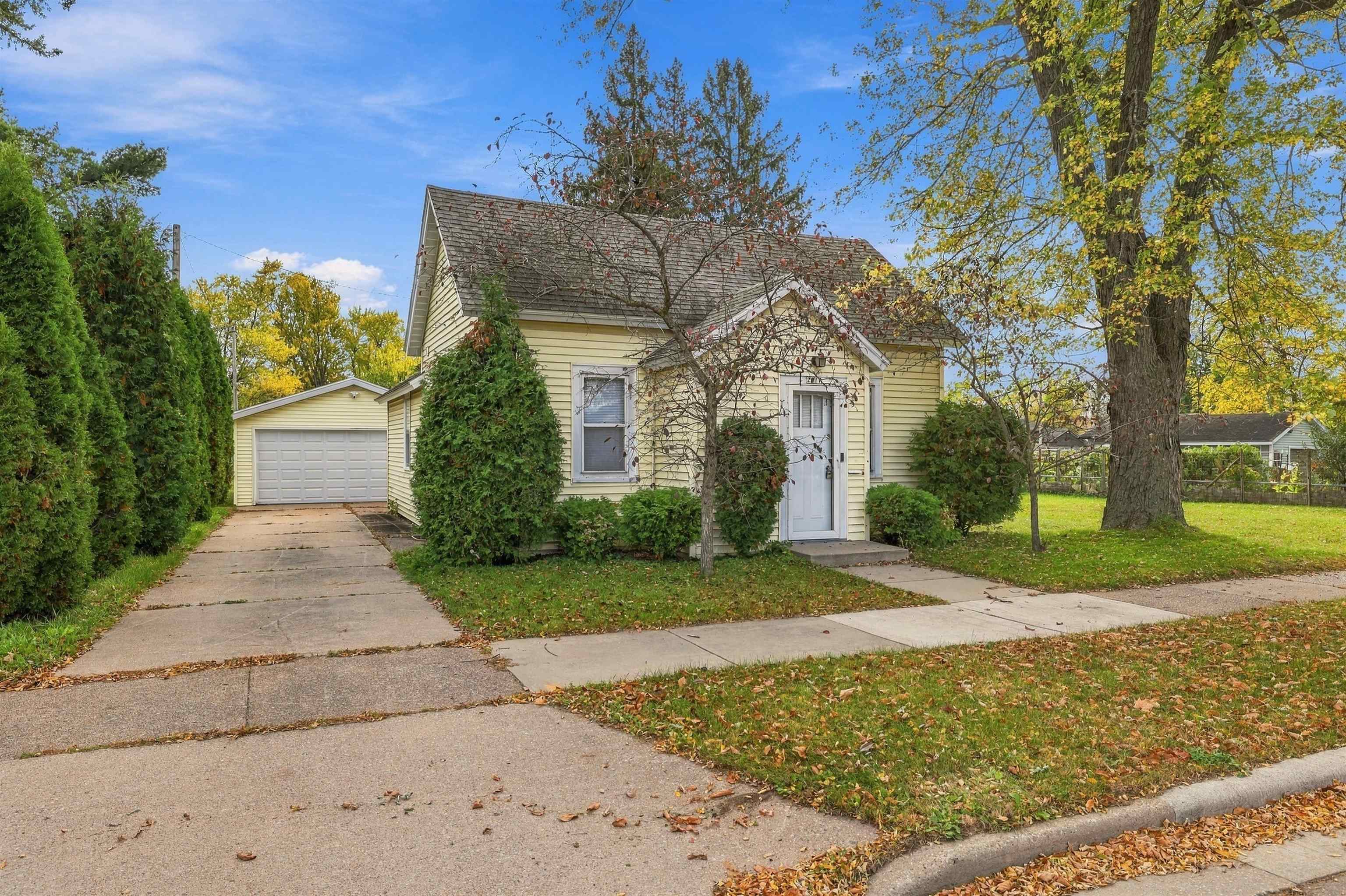 2217 ILLINOIS AVENUE, Stevens Point, Wisconsin 54481, 2 Bedrooms Bedrooms, ,1 BathroomBathrooms,Residential,For Sale,2217 ILLINOIS AVENUE,22605155
