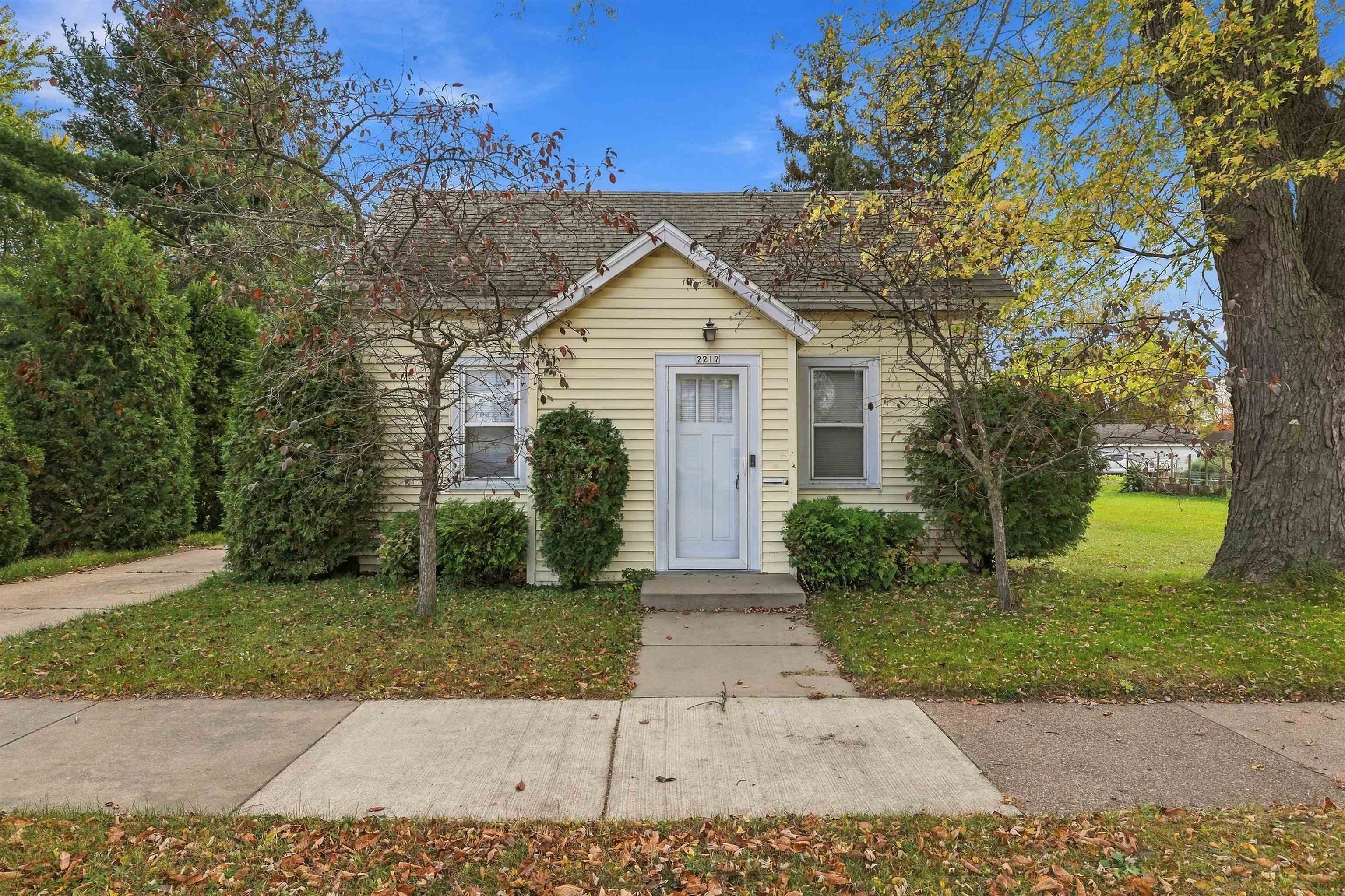 2217 ILLINOIS AVENUE, Stevens Point, Wisconsin 54481, 2 Bedrooms Bedrooms, ,1 BathroomBathrooms,Residential,For Sale,2217 ILLINOIS AVENUE,22605155