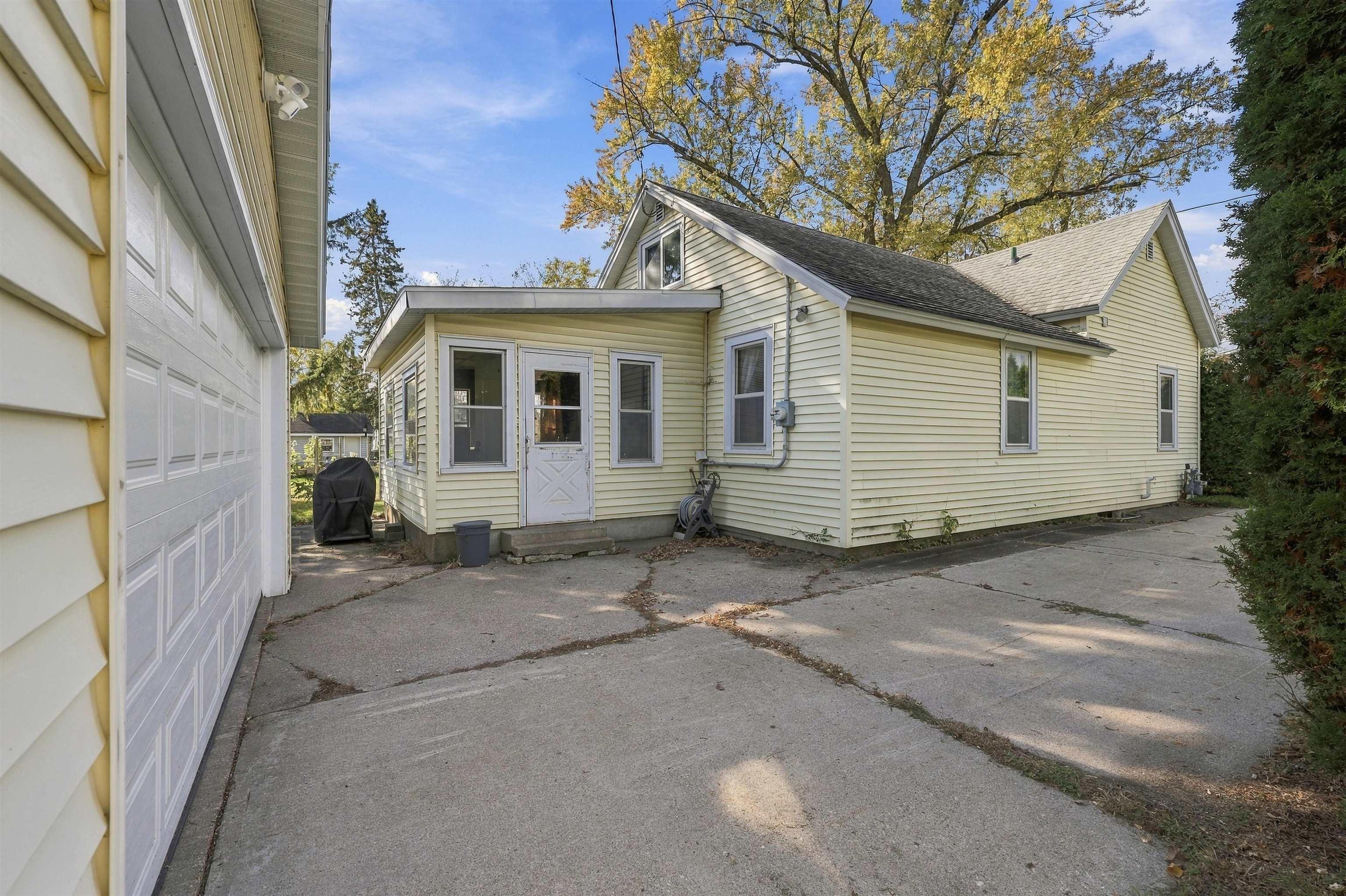 2217 ILLINOIS AVENUE, Stevens Point, Wisconsin 54481, 2 Bedrooms Bedrooms, ,1 BathroomBathrooms,Residential,For Sale,2217 ILLINOIS AVENUE,22605155