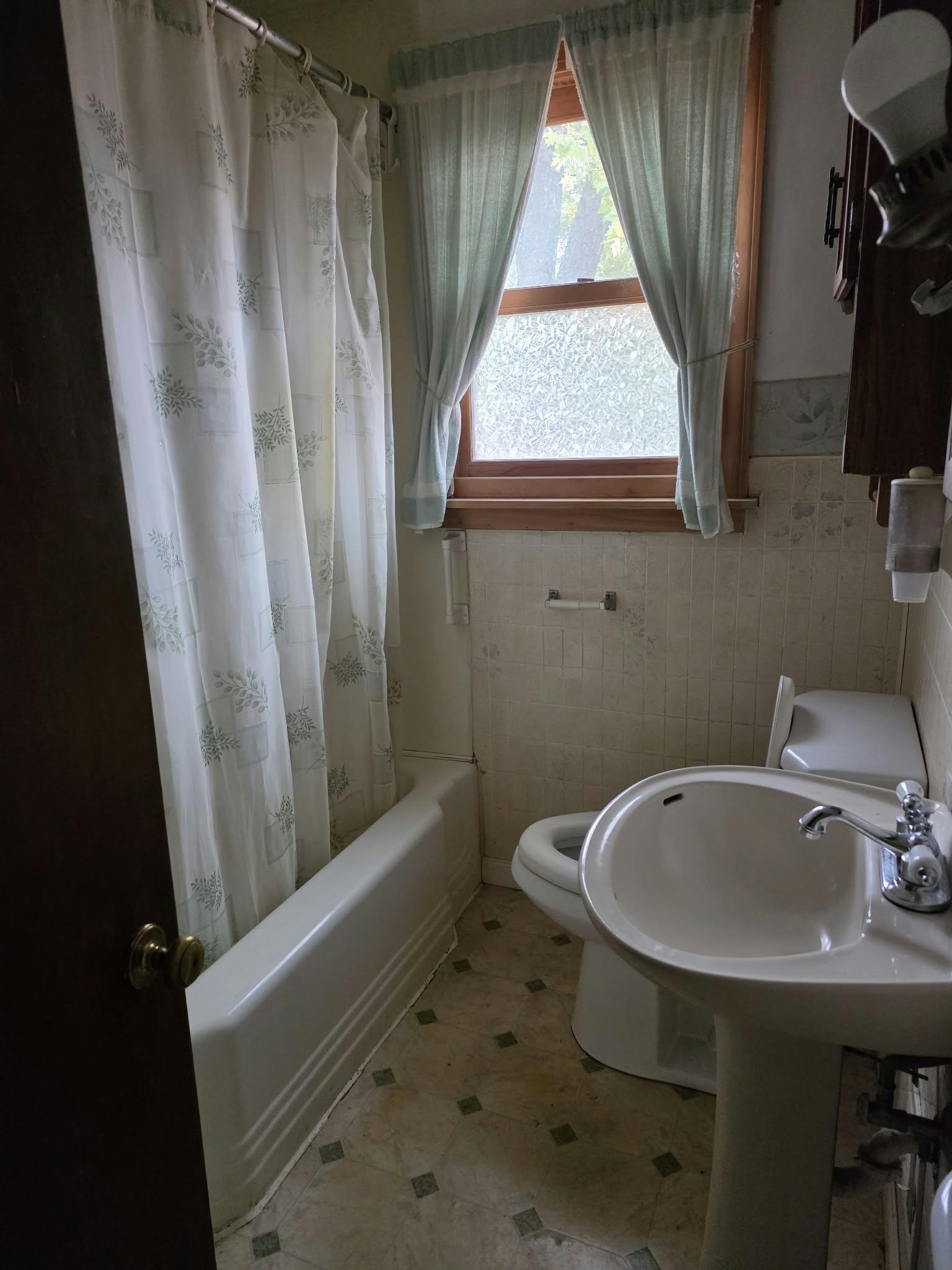 550 15TH AVENUE NORTH, Wisconsin Rapids, Wisconsin 54495, 2 Bedrooms Bedrooms, ,1 BathroomBathrooms,Residential,For Sale,550 15TH AVENUE NORTH,22605156