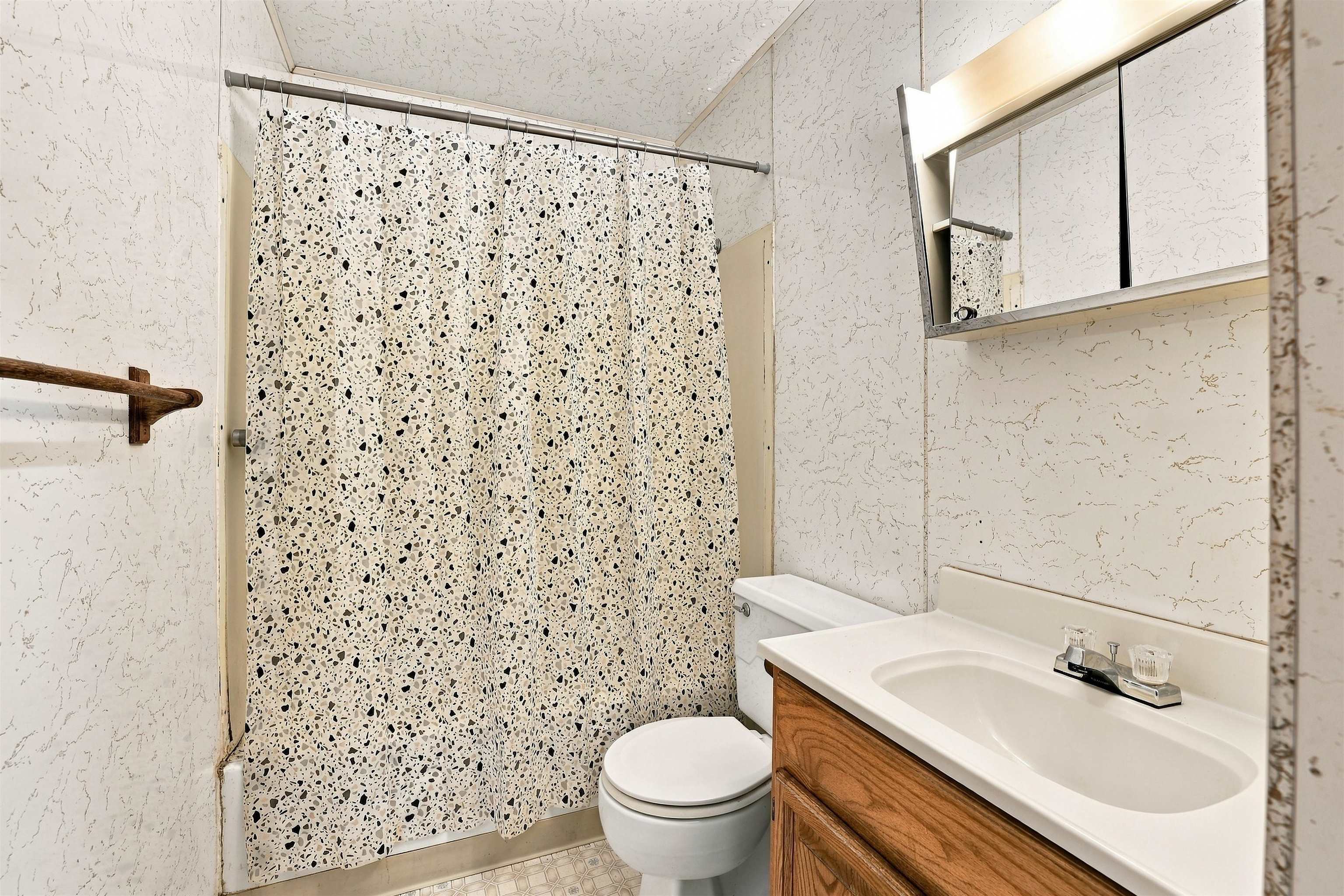 3298 LINDBERGH AVENUE, Stevens Point, Wisconsin 54481, 4 Bedrooms Bedrooms, ,1 BathroomBathrooms,Residential,For Sale,3298 LINDBERGH AVENUE,22605157