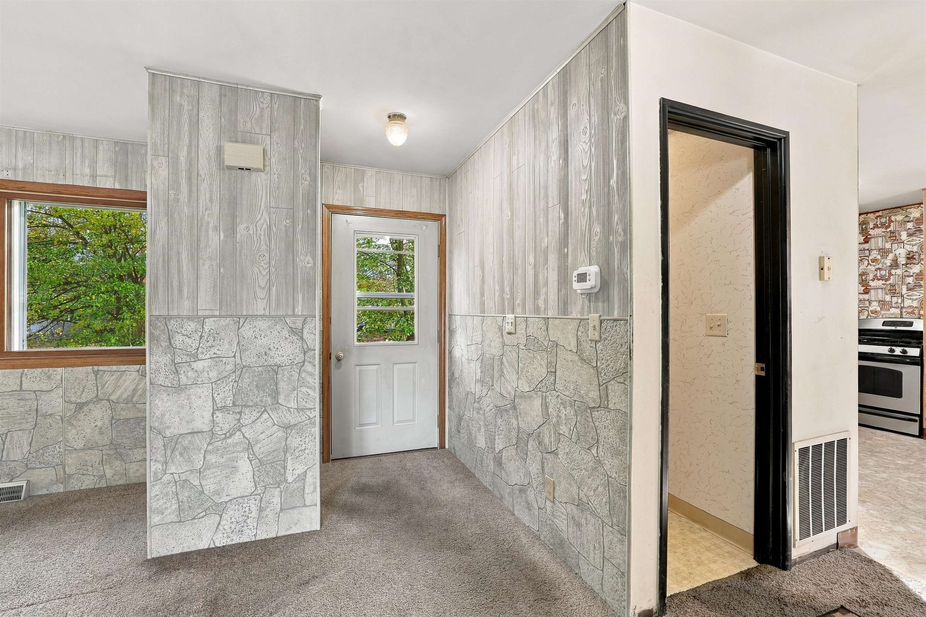 3298 LINDBERGH AVENUE, Stevens Point, Wisconsin 54481, 4 Bedrooms Bedrooms, ,1 BathroomBathrooms,Residential,For Sale,3298 LINDBERGH AVENUE,22605157
