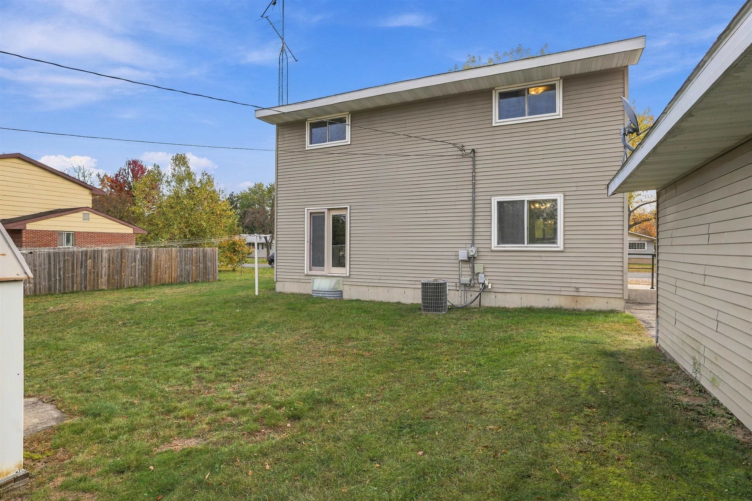 3298 LINDBERGH AVENUE, Stevens Point, Wisconsin 54481, 4 Bedrooms Bedrooms, ,1 BathroomBathrooms,Residential,For Sale,3298 LINDBERGH AVENUE,22605157
