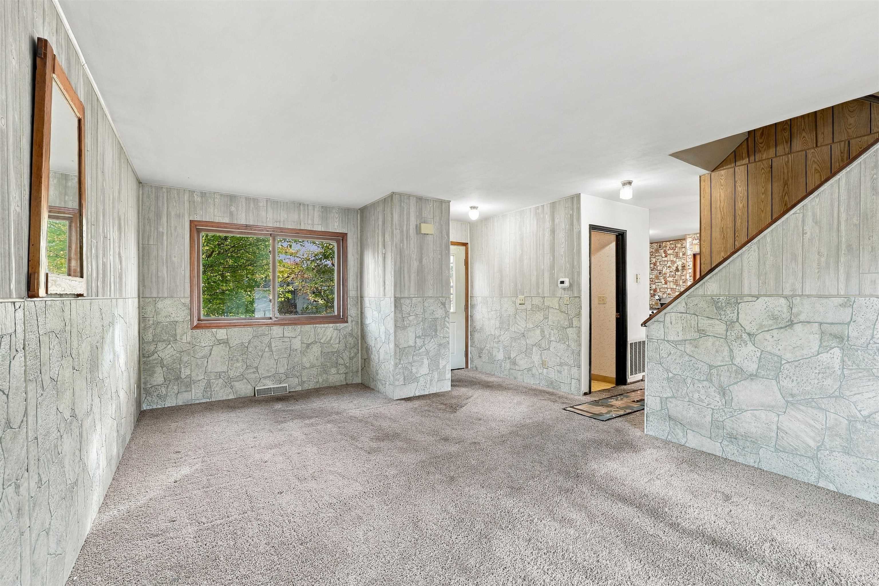 3298 LINDBERGH AVENUE, Stevens Point, Wisconsin 54481, 4 Bedrooms Bedrooms, ,1 BathroomBathrooms,Residential,For Sale,3298 LINDBERGH AVENUE,22605157